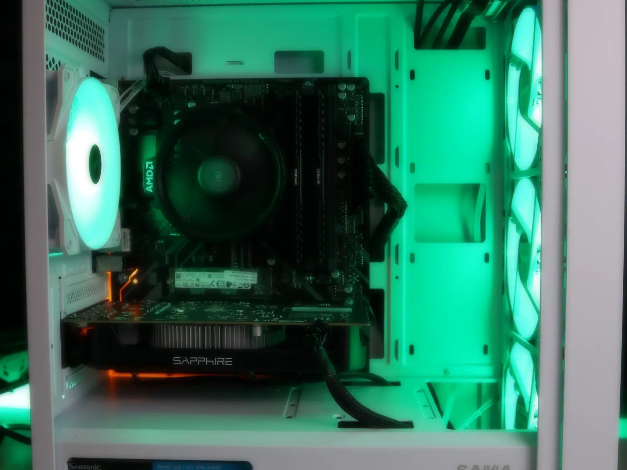 FB-AD  | Ryzen 3 2300X/RX 560 4GB Gaming PC