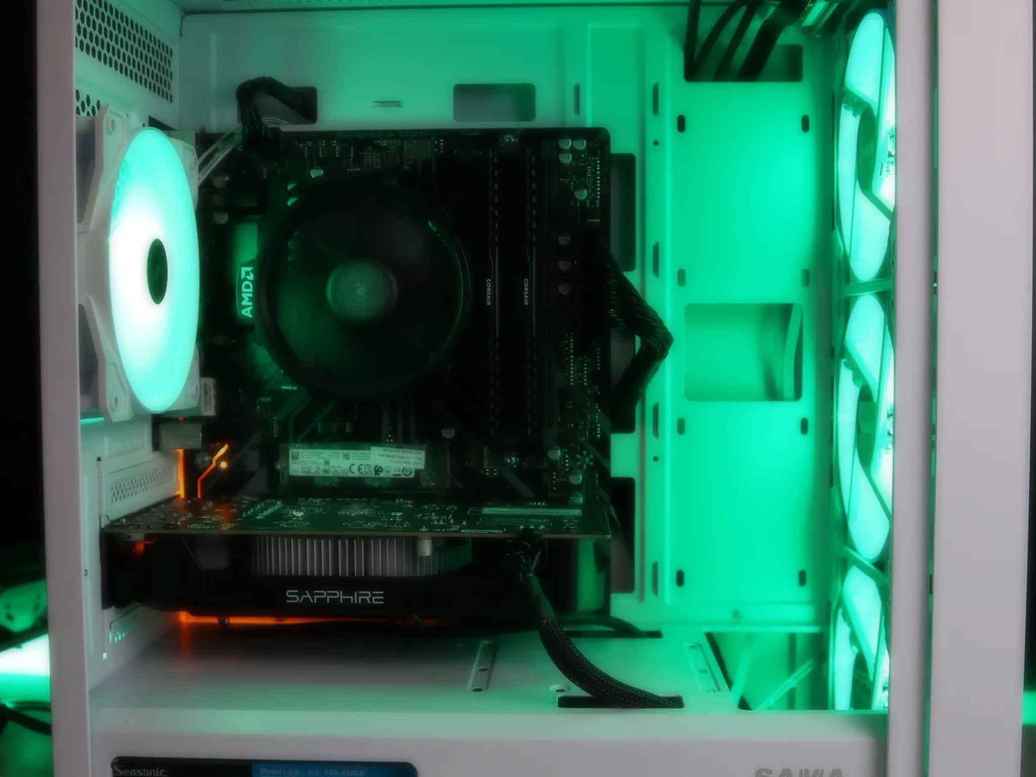 FB-AD  | Ryzen 3 2300X/RX 560 4GB Gaming PC