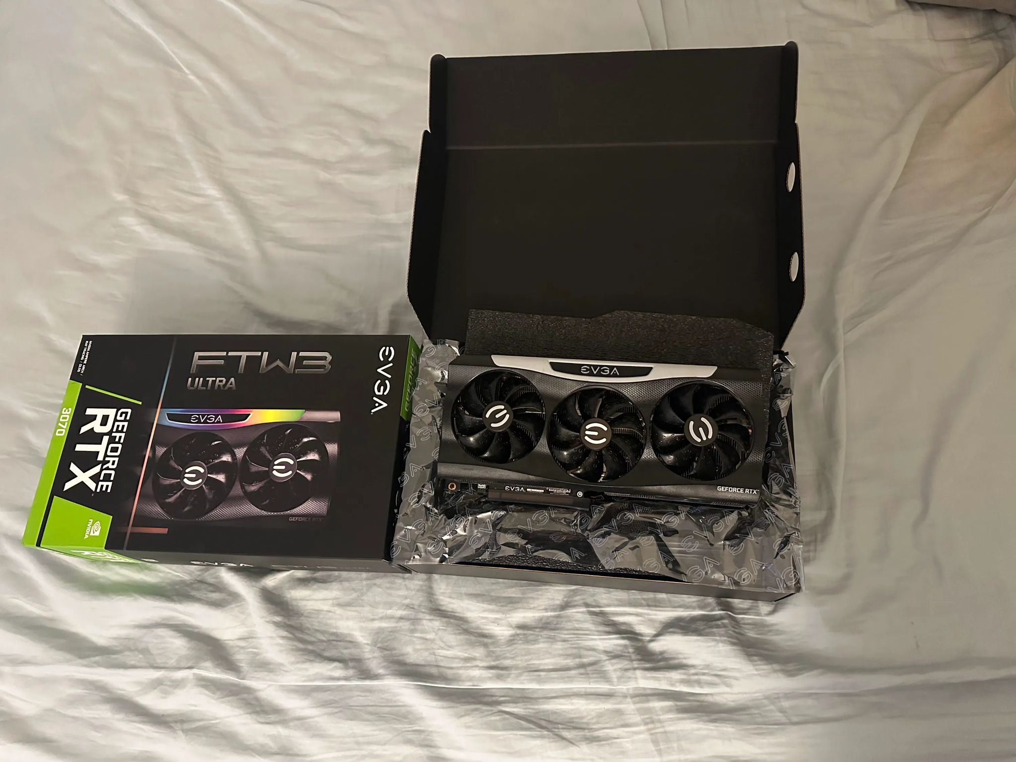 EVGA GeForce RTX 3070 FTW3 ULTRA GAMING 8GB GDDR6 Graphics Card (08G-P5-3767-KL)