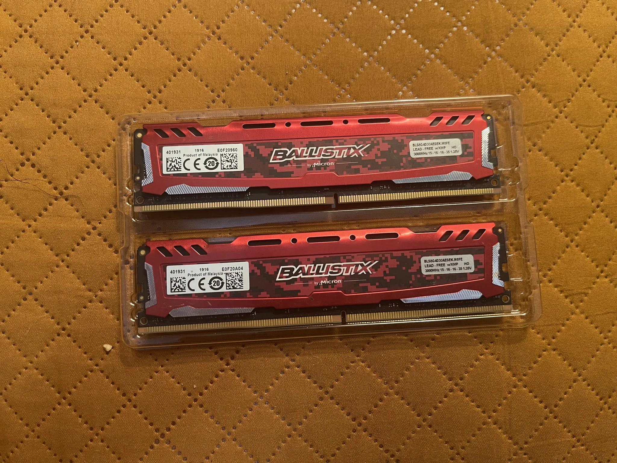 B365M TUF | Intel i7 9700KF | 16 GB DDR4 3000 MHZ CL15