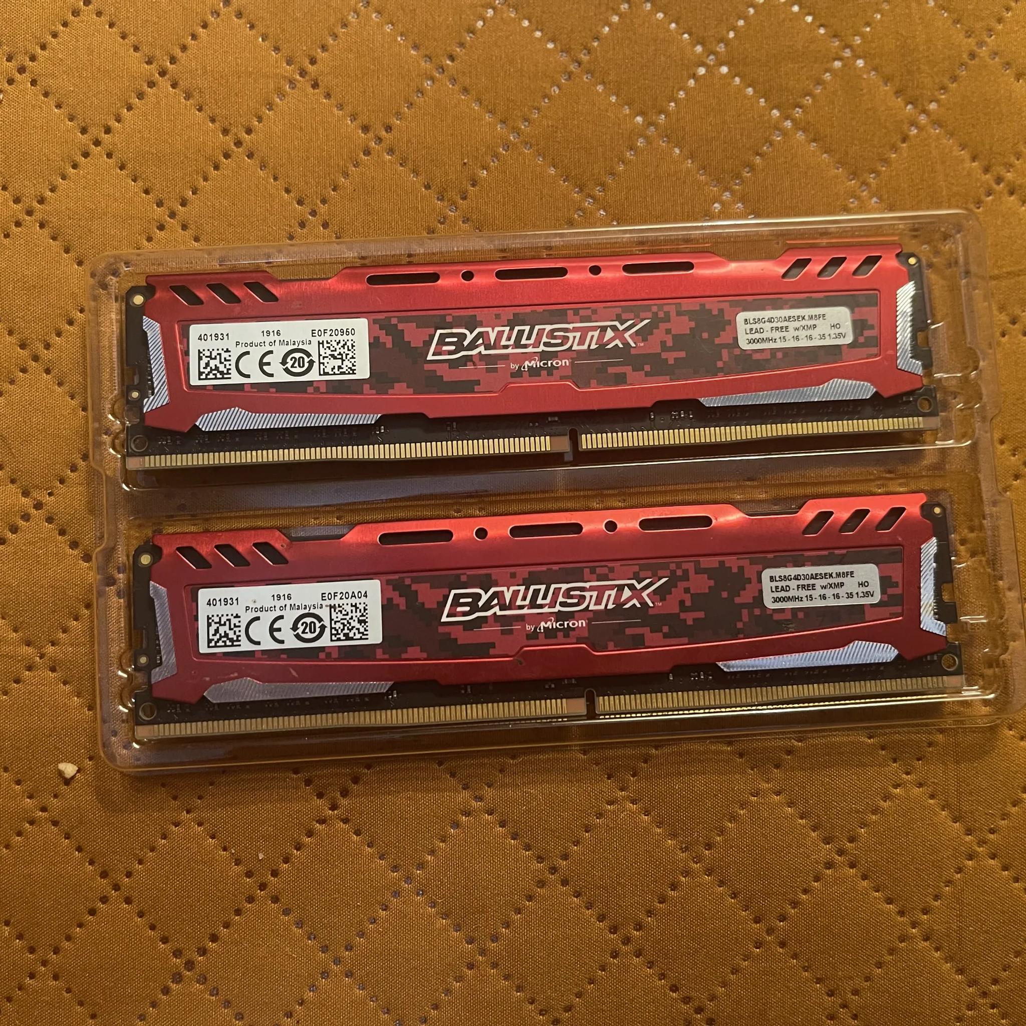 B365M TUF | Intel i7 9700KF | 16 GB DDR4 3000 MHZ CL15