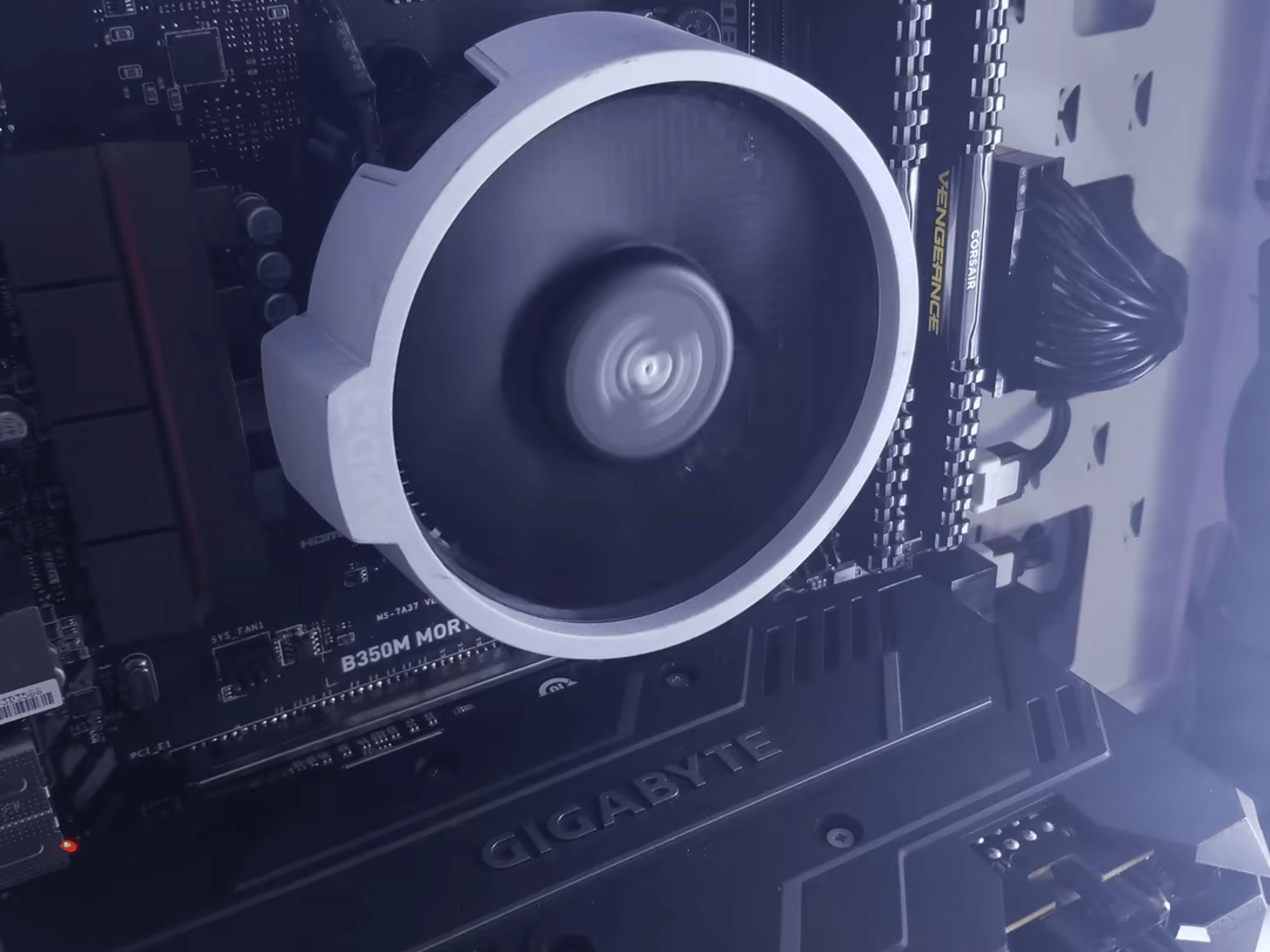 AMD Ryzen 5 2600X // AMD Radeon RX 5500XT 8GB // Corsair LPX 2x8 16GB 2400MHz