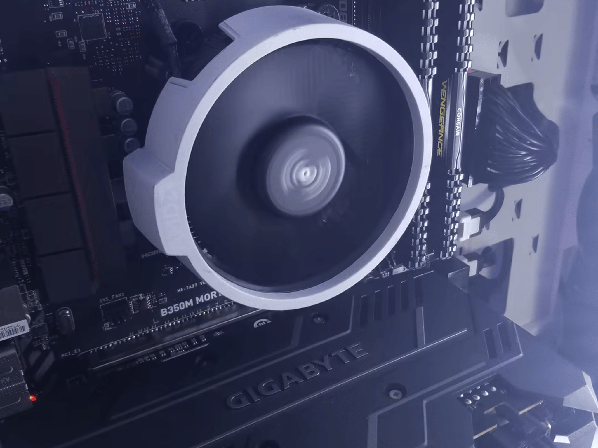 AMD Ryzen 5 2600X // AMD Radeon RX 5500XT 8GB // Corsair LPX 2x8 16GB 2400MHz