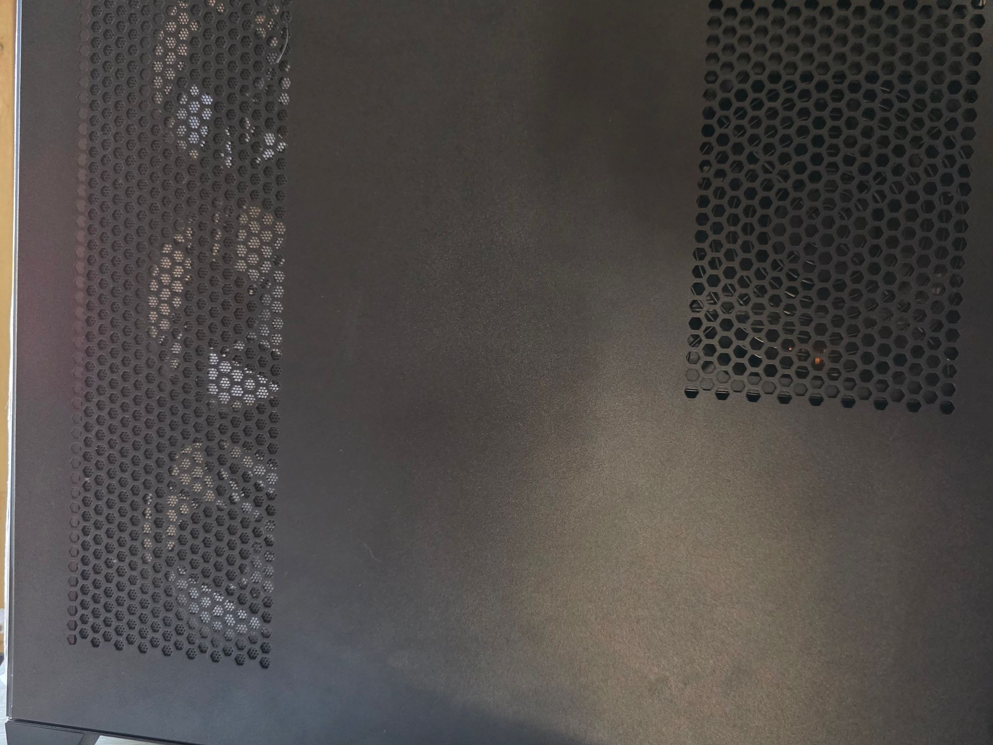 Gaminc PC! Ryzen 9060XT, 5700X, 1TB SSD, 32GB DDR4, RGB