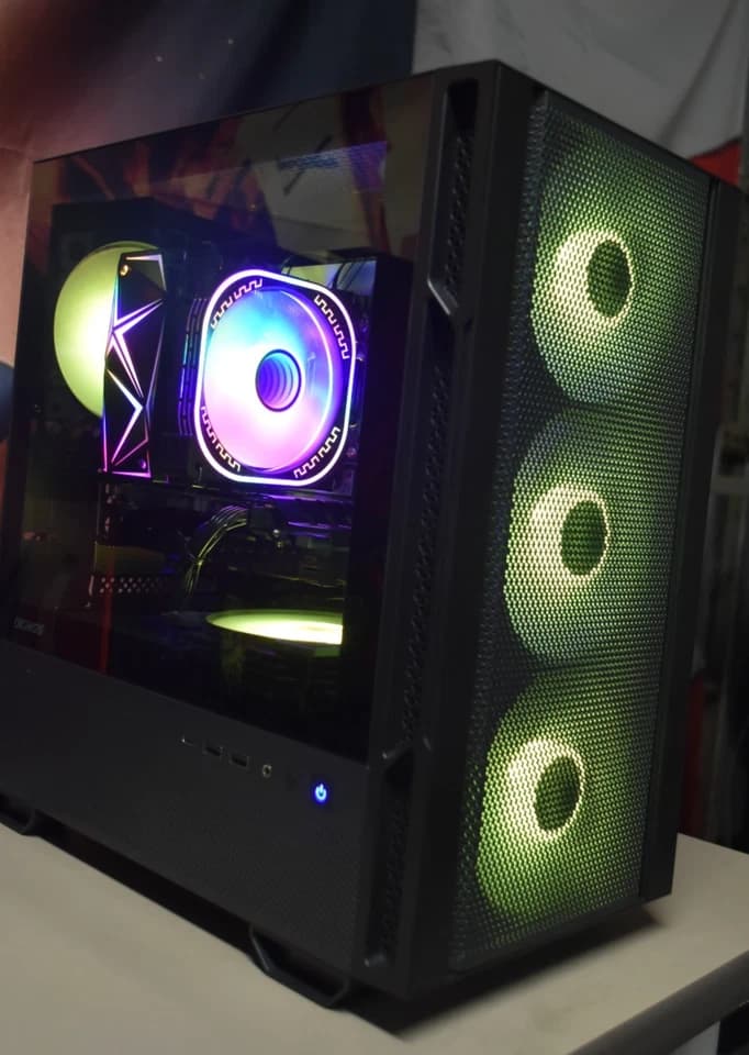Gaming PC Intel XEON 1650 6 CORES ram 16GB GPU RX5500XT 8GB 512 GB NVME+ 500 GB HHD+ Extras