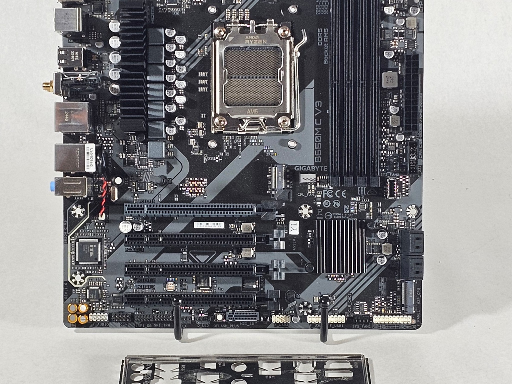 Gigabyte B650M C V3 AMD AM5 DDR5 mATX Motherboard