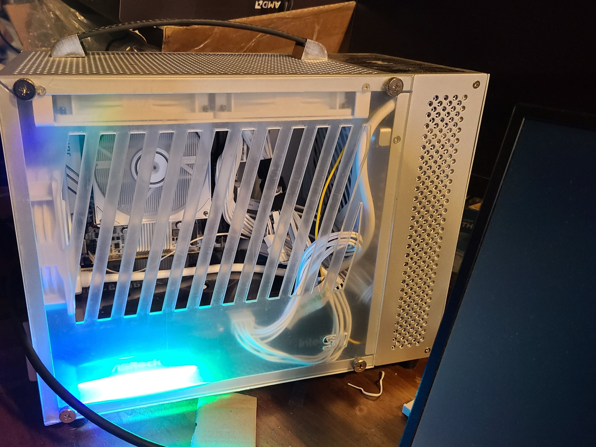 Mini itx 7L Pc with handle. Ryzen 5 5600/intel arc b570 10gb