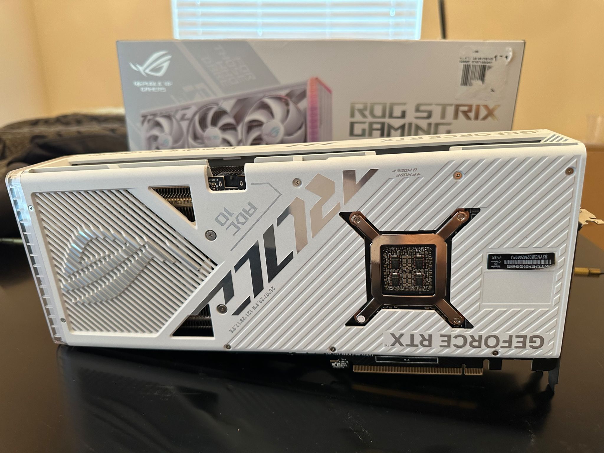 ASUS RTX 4090 White ROG Strix OC 24GB GDDR6X with original box