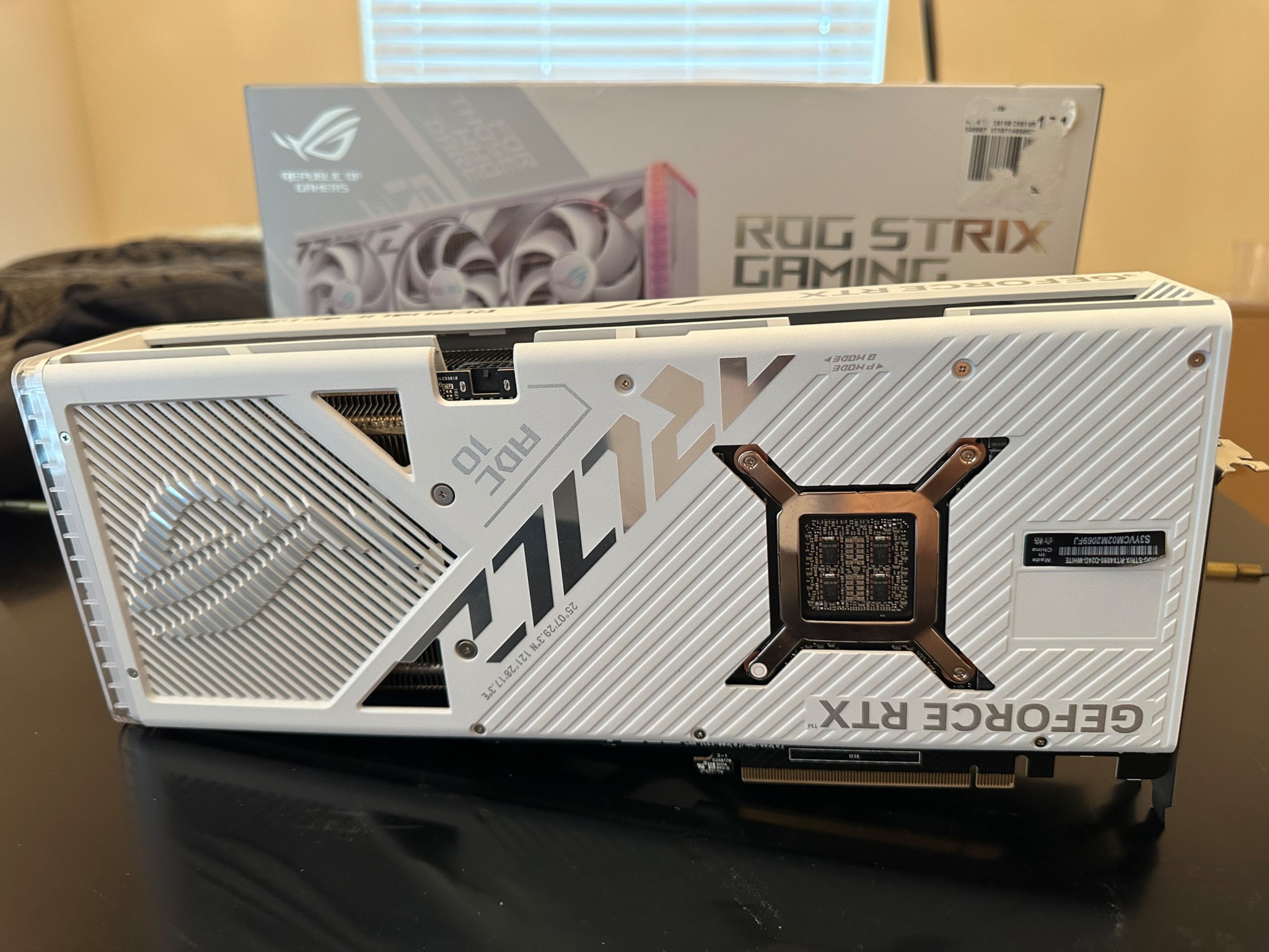 ASUS RTX 4090 White ROG Strix OC 24GB GDDR6X with original box