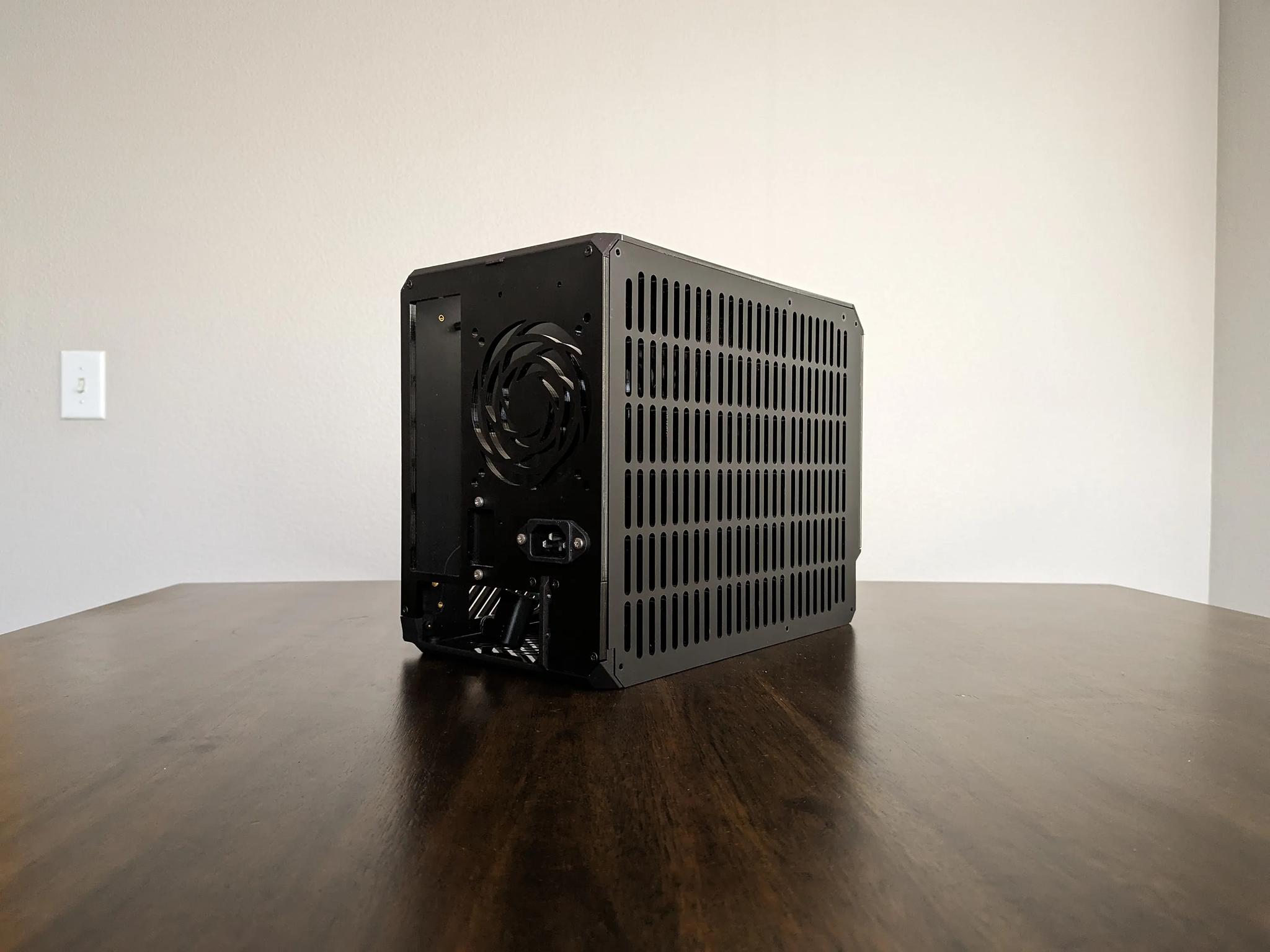 Lz7 XTD Mini-ITX Case