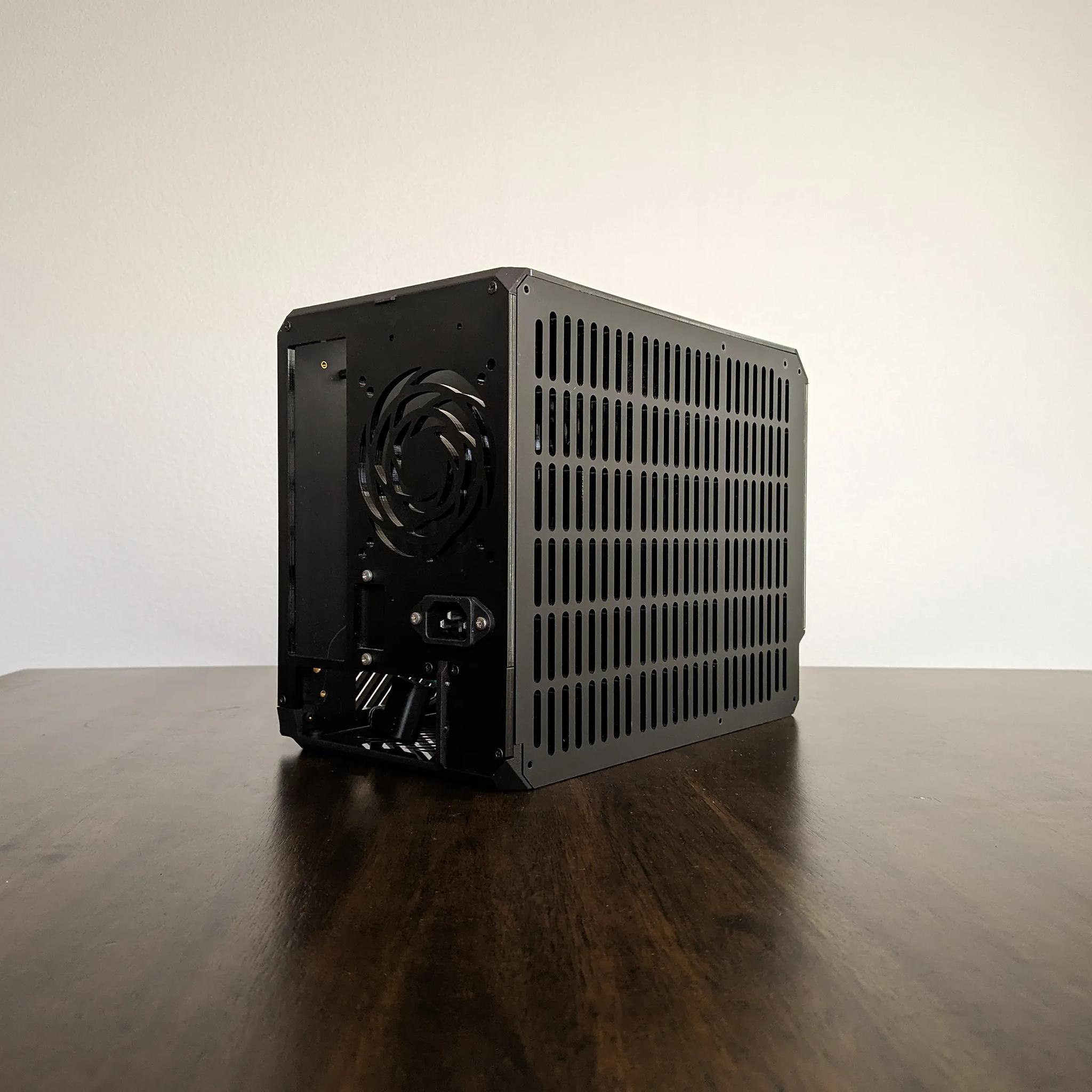 Lz7 XTD Mini-ITX Case