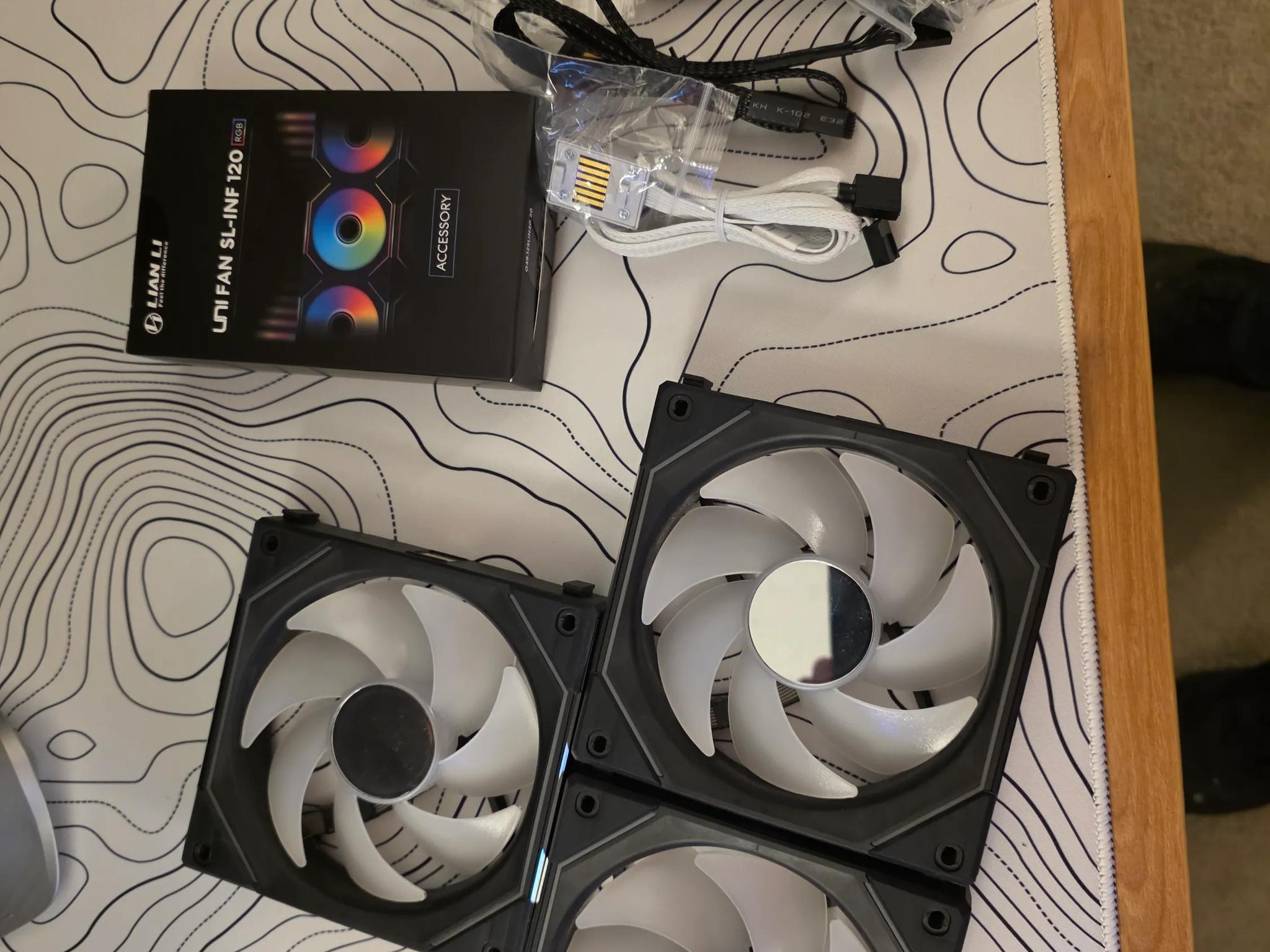 4X Lian Li UNI Fan SL Infinity 120mm Case Fans w/ Controller - 3 Standard & 1 Reverse Blade