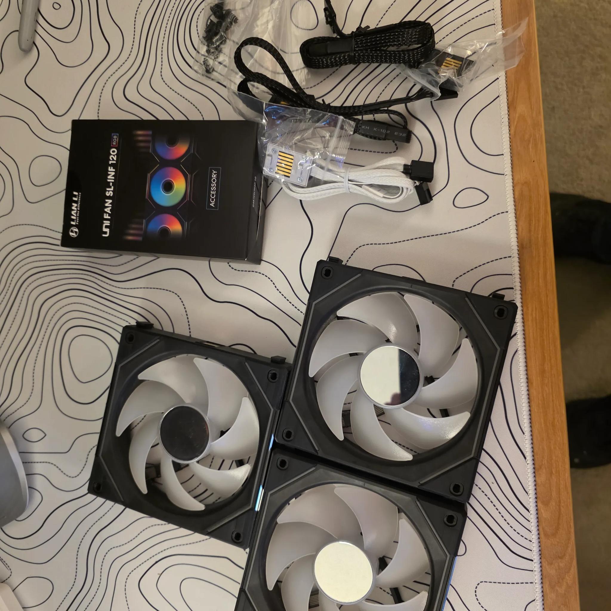 4X Lian Li UNI Fan SL Infinity 120mm Case Fans w/ Controller - 3 Standard & 1 Reverse Blade