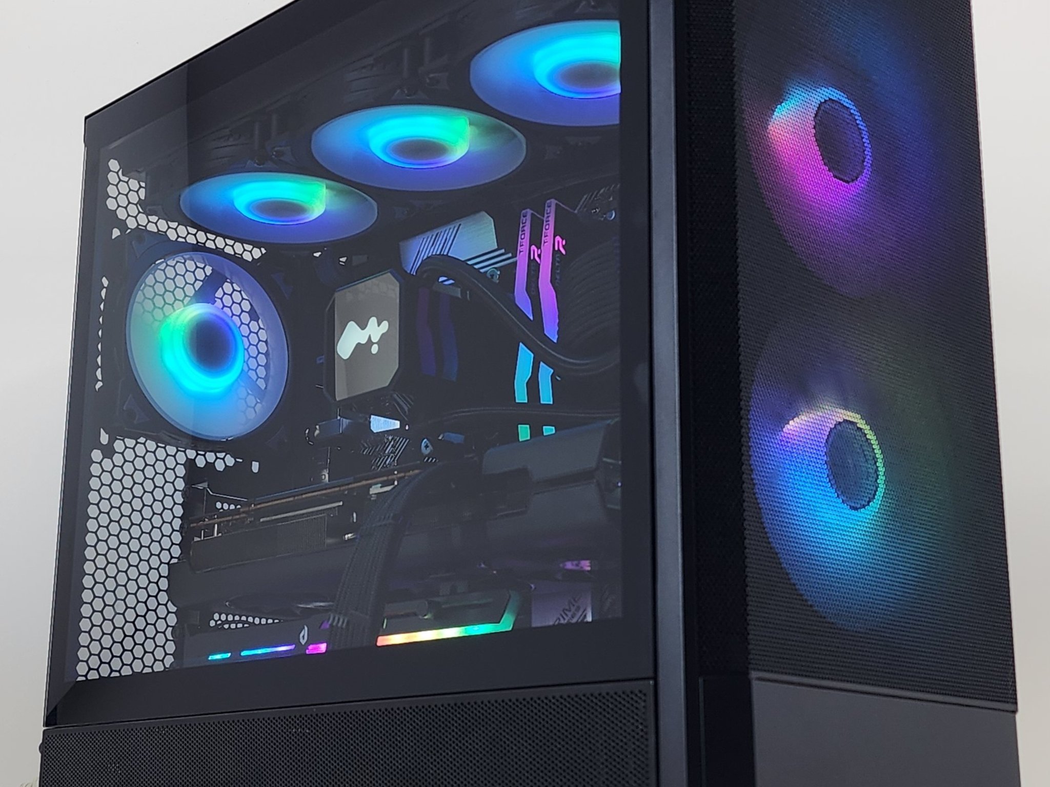 Gaming PC Ryzen 7 5700X 32GB RAM 1TB SSD RX 6800 16GB Windows 11 Computer