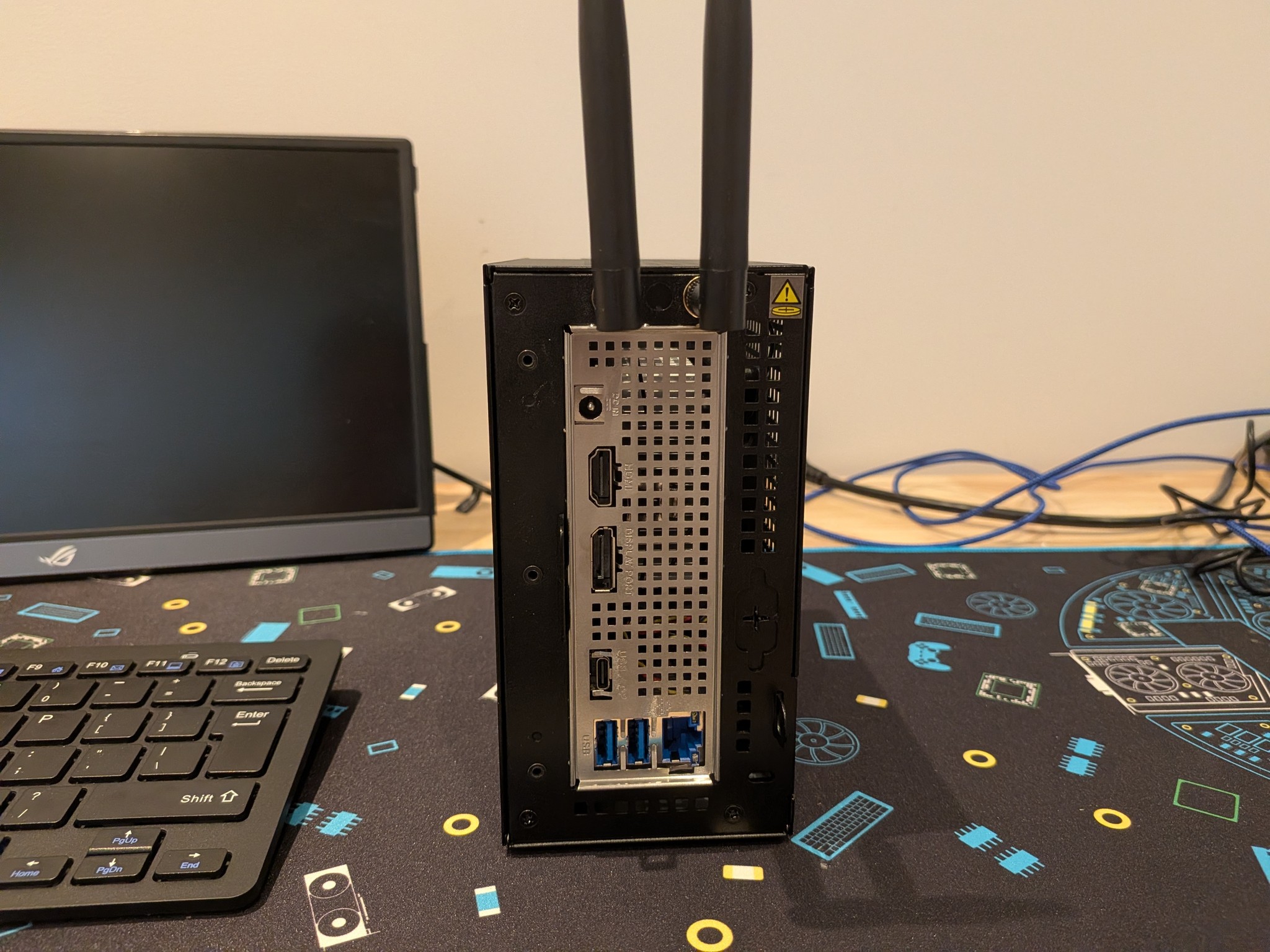 Fun Size Steambox - Ryzen 5 8600G, 32 GB DDR5, 1 TB Gen 4 NVME, SteamOS