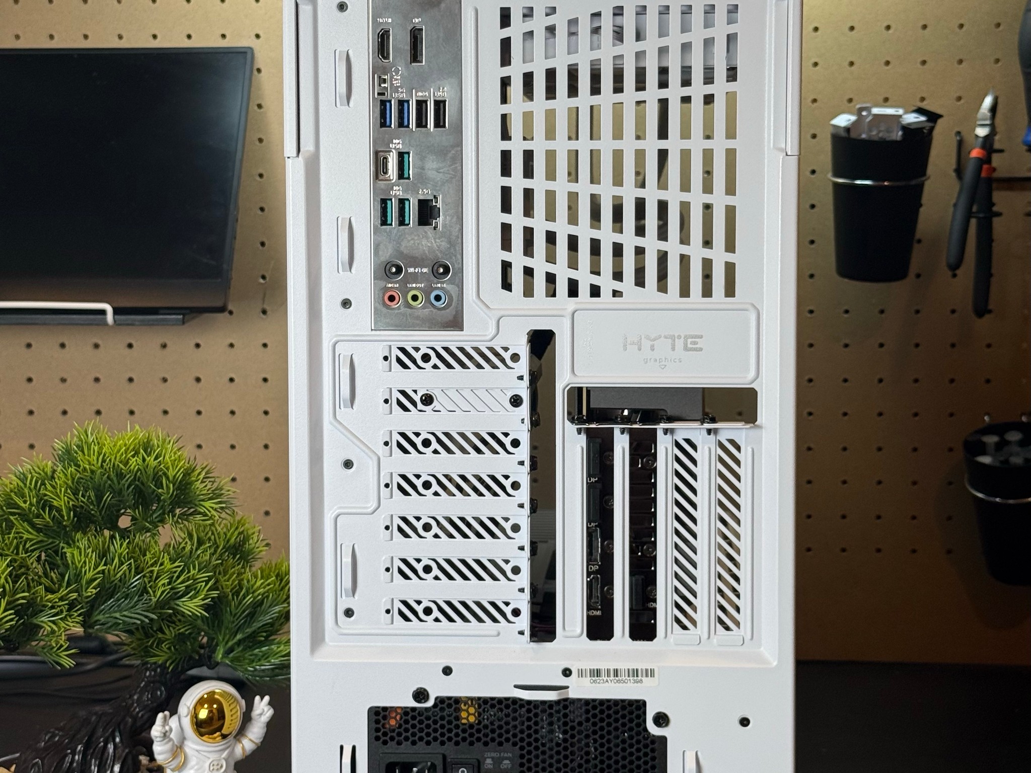 GeForce RTX 5070 Ti Custom Gaming PC - Ryzen 7 9800X3D, 32GB RAM