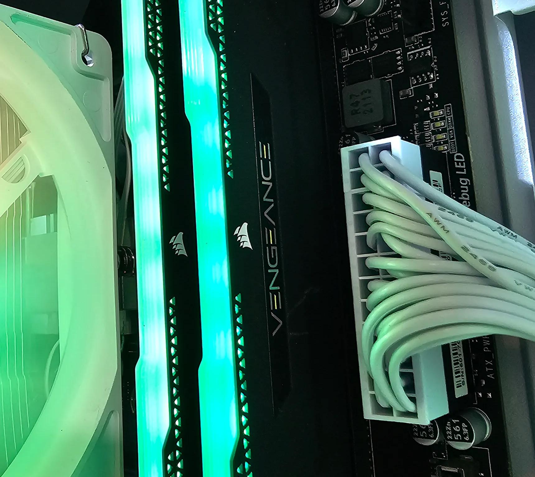 RTX 4060 8GB / Ryzen 5 5500 / 32GB DDR4 / 1TB SSD / Wi-FI & BT