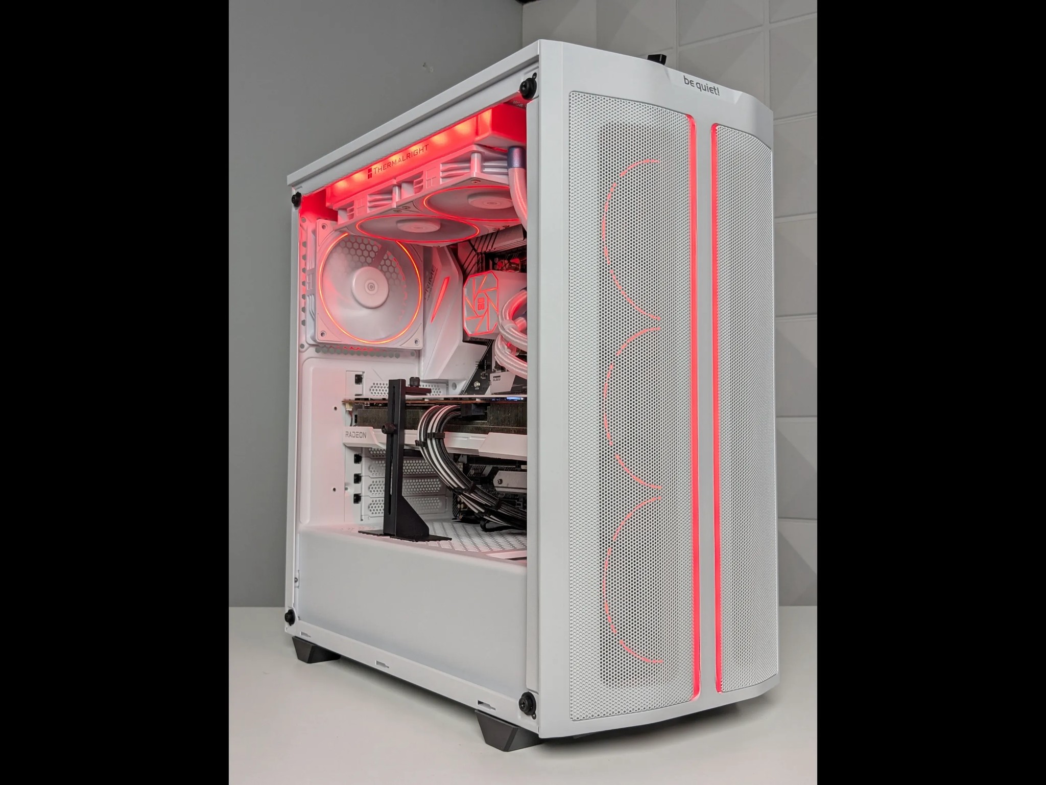 White & RGB Gaming PC - Ryzen 5 5600X - RX 6700 XT 12GB