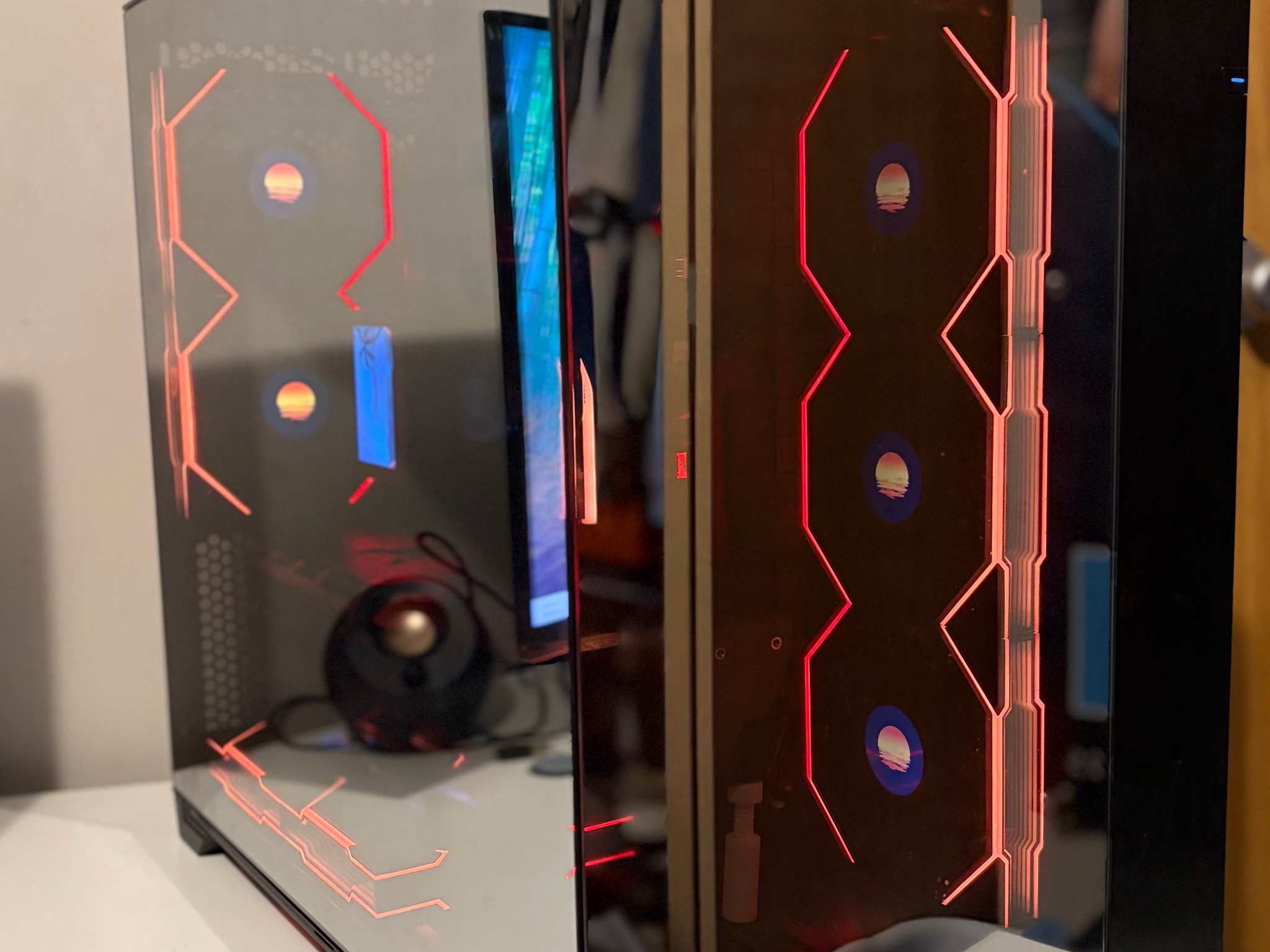 High‑End Gaming PC – RTX 5080 / 7950X / LCD Fans