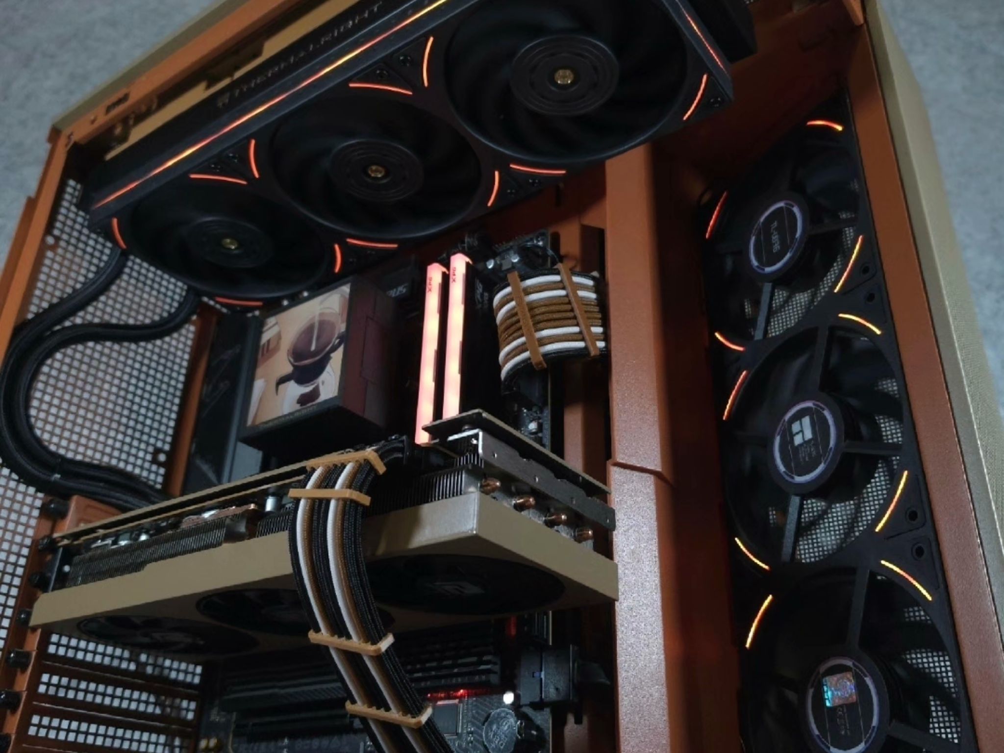 Radeon RX 7900XTX 🤎 Ryzen 7 9800X3D