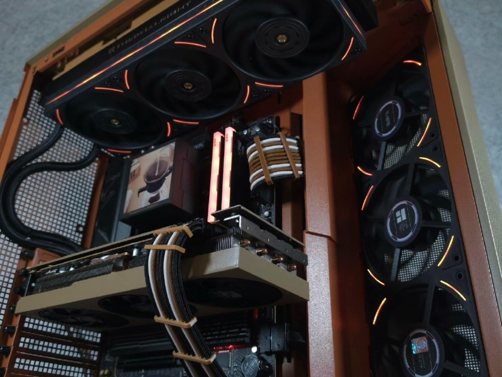 Radeon RX 7900XTX 🤎 Ryzen 7 9800X3D