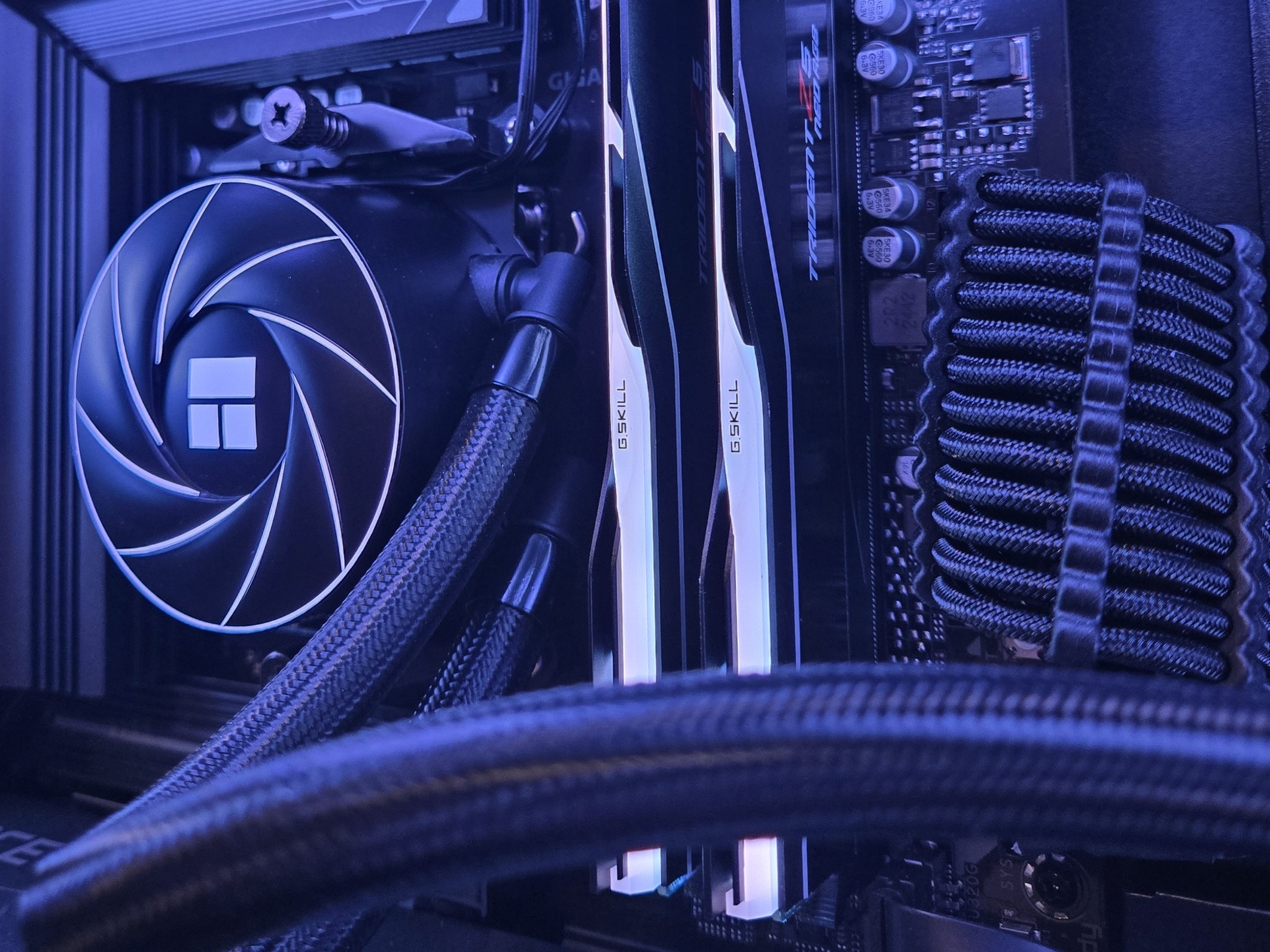 🖥️ Ryzen 5 7600X | RTX 3080 10GB | 1TB NVME | 32GB DDR5 | Wifi/Bluetooth | Windows 11 🖥️