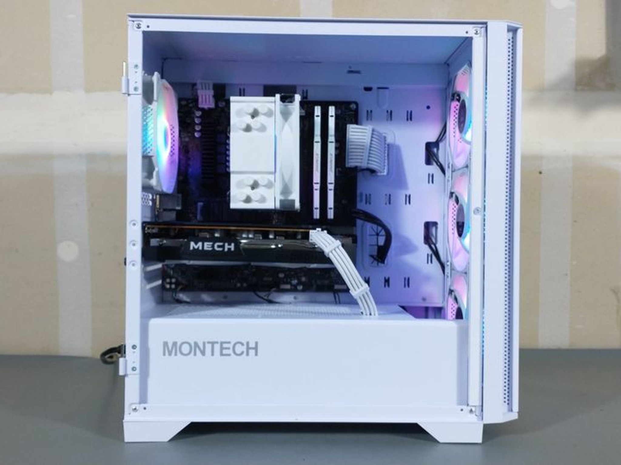 White Mid Range PC Build | Intel i3-12100F | RX 6600 | 16GB DDR4 RAM