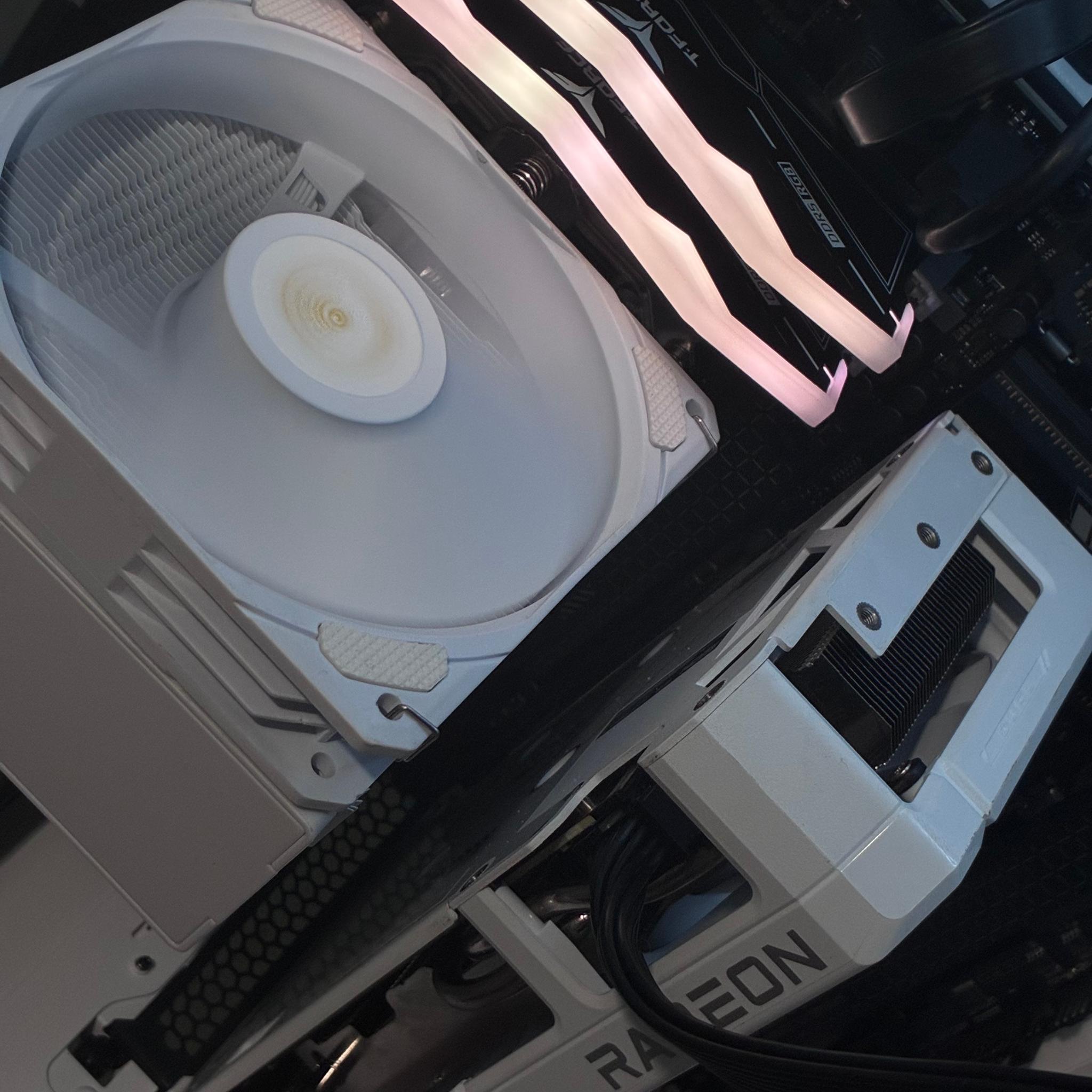 WHITE AM5 GAMING PC 7500F,9060XT 16G, 1TB NVME,1TB SSHD,1TB HDD
