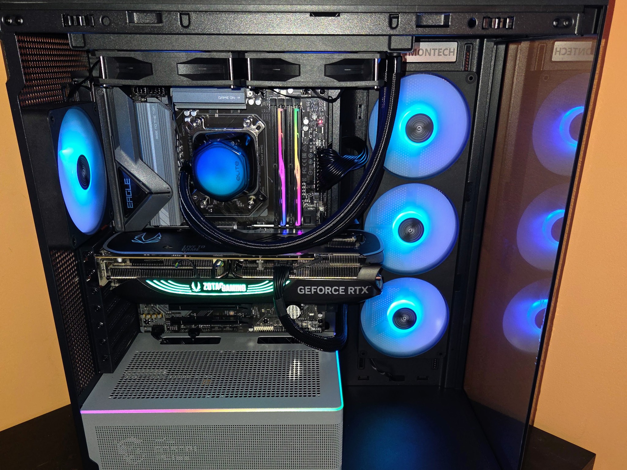 RYZEN 7 7700X3D | RTX 4080 SUPER | 32GB DDR5 | 1 TB SSD | 750W PSU