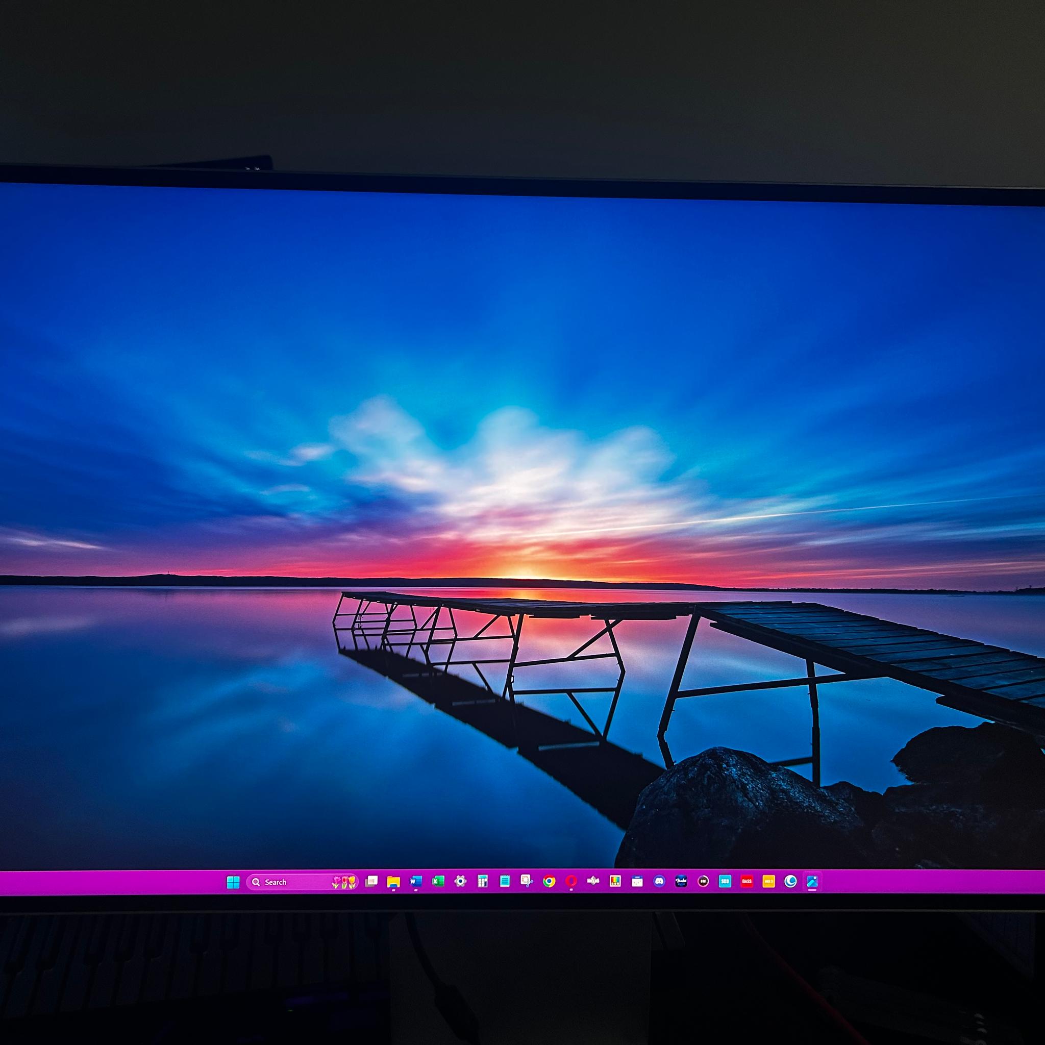 NEW Open Box - LG UltraFine Evo 32” 6K (6144 x 3456) LED Monitor – Only 37hrs Powered On