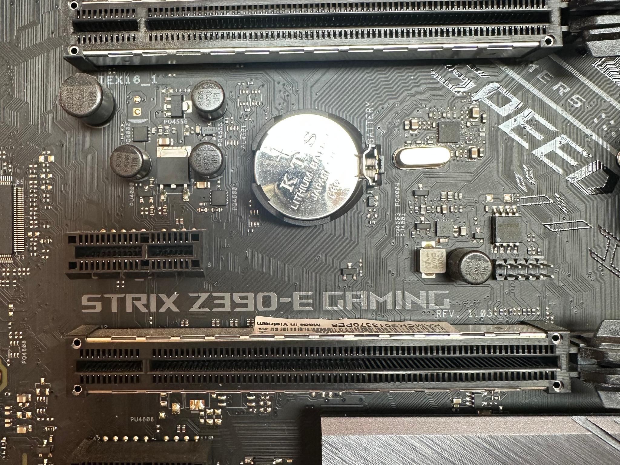 Intel core i7 8700 • ROG Strix Z390-E Gaming Motherboard