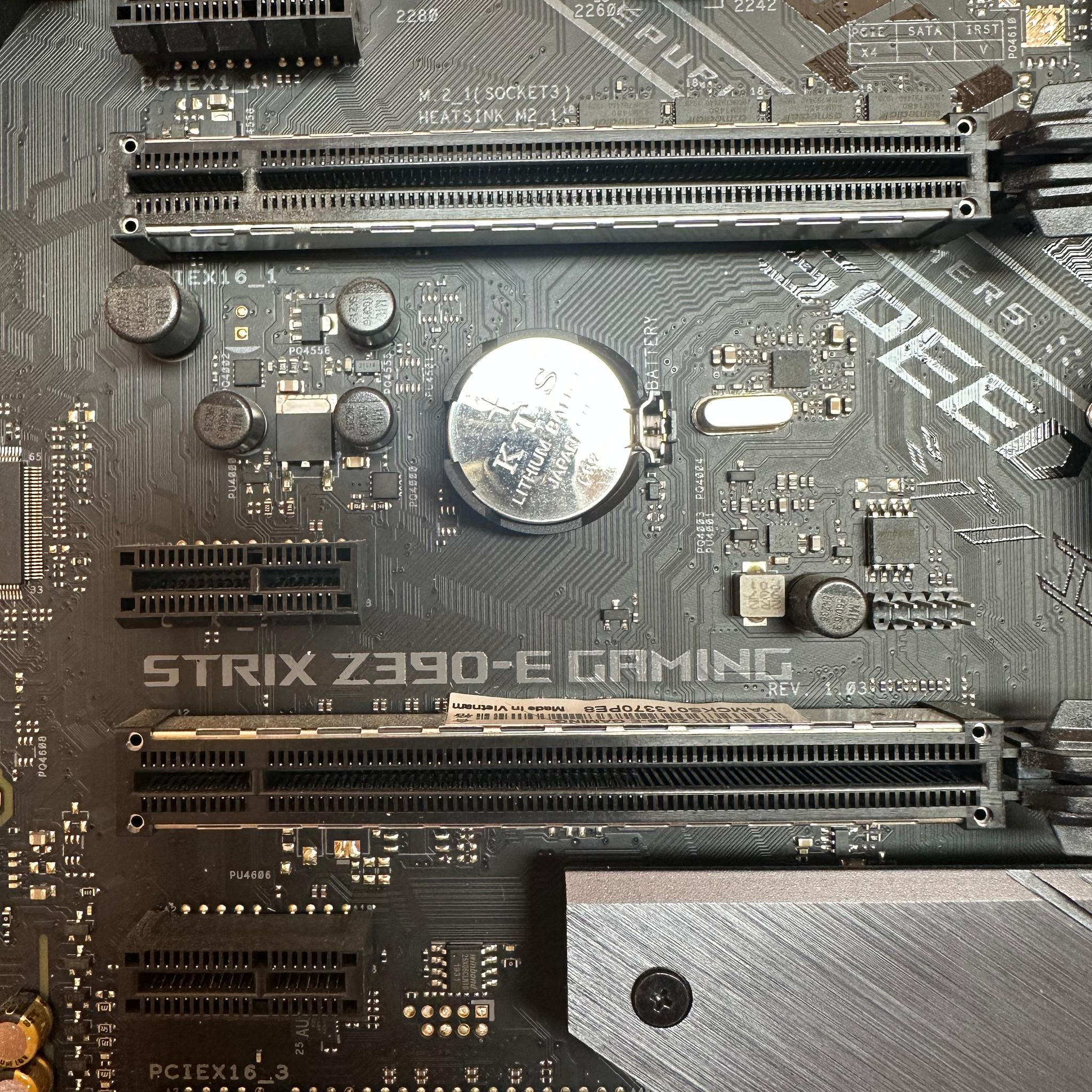 Intel core i7 8700 • ROG Strix Z390-E Gaming Motherboard