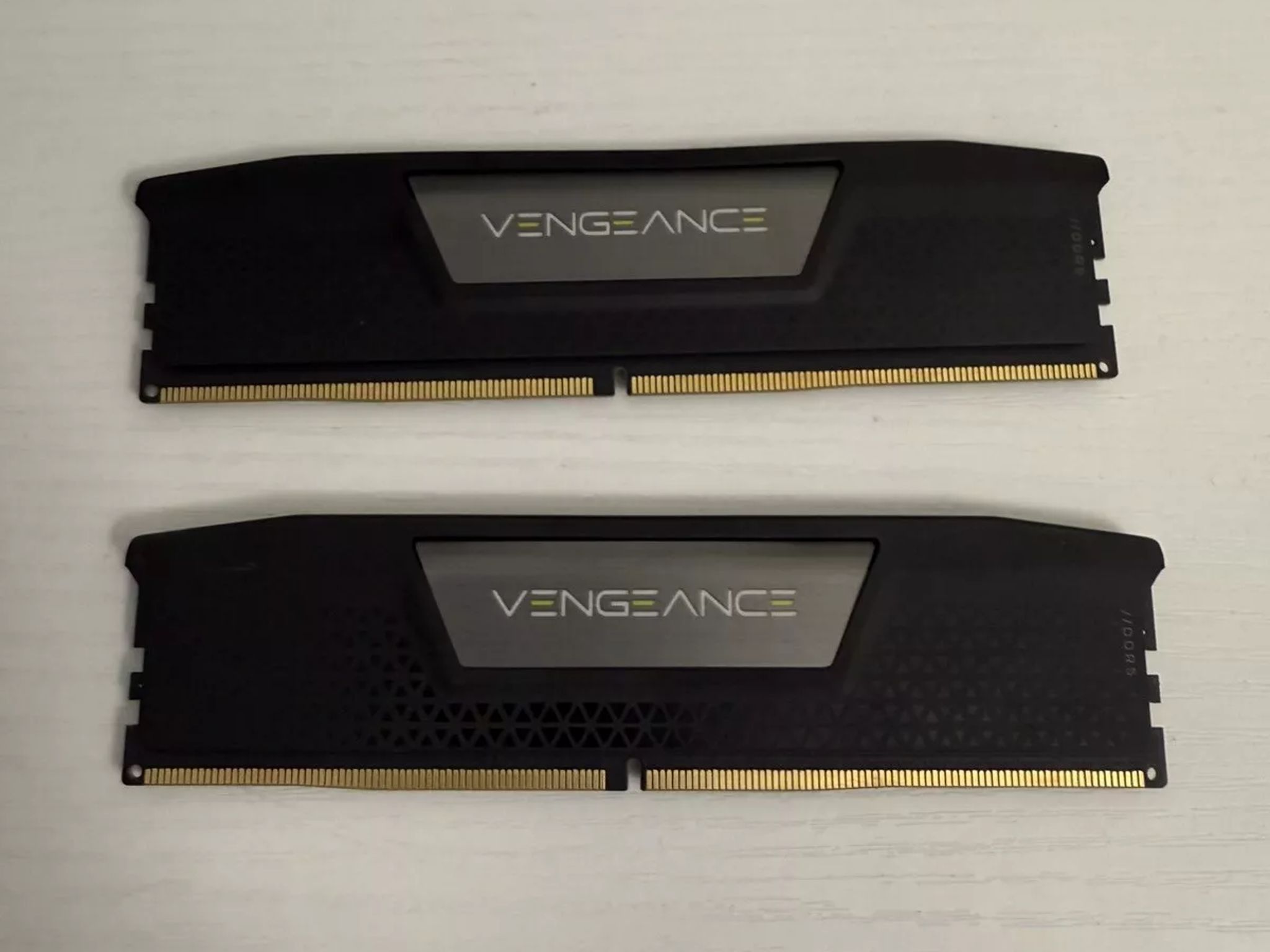 Corsair VENGEANCE 32GB (2x16GB) DDR5-5200 CL40 40-40-40-77 Intel XMP / AMD Expo