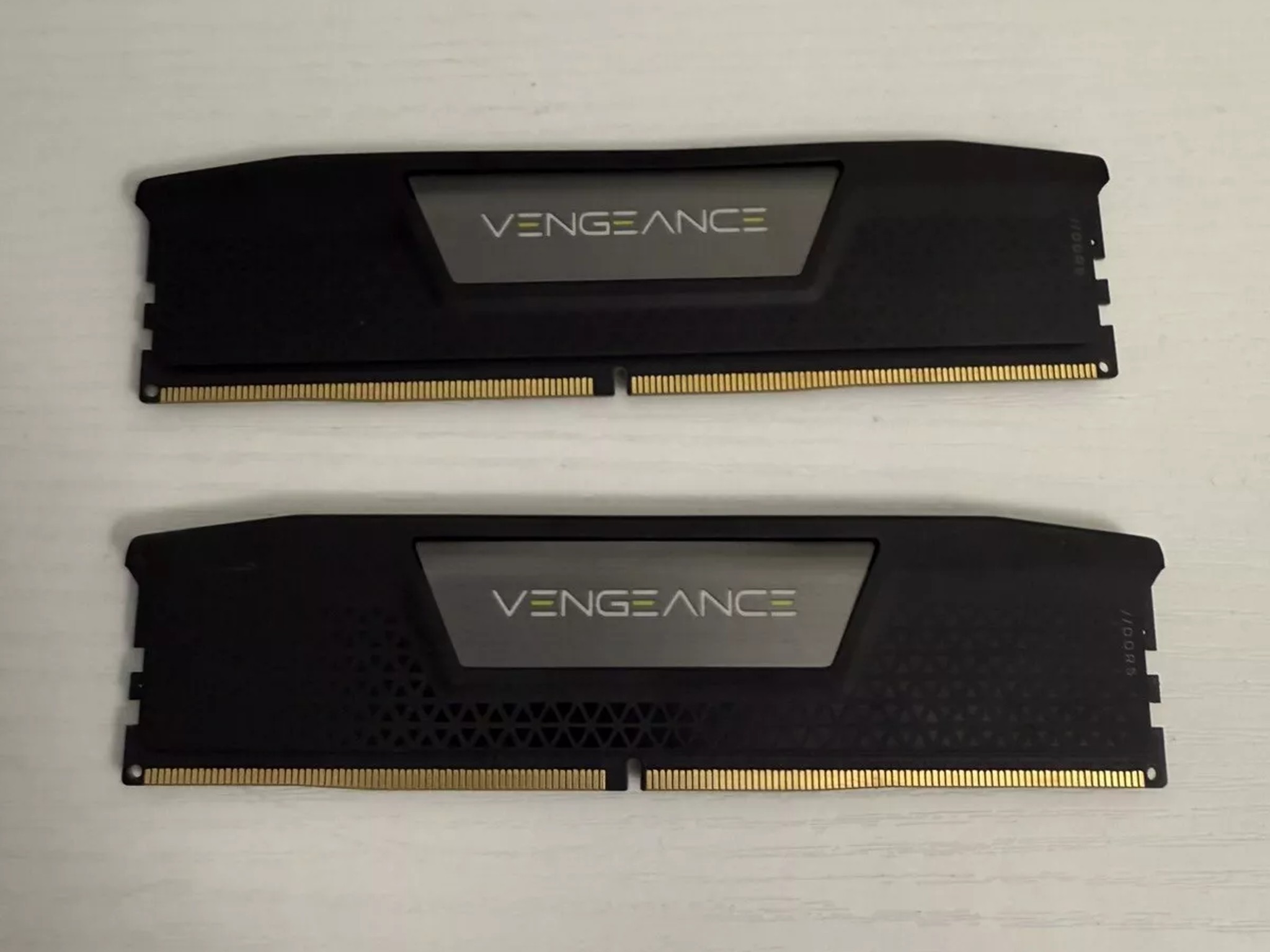 Corsair VENGEANCE 32GB (2x16GB) DDR5-5200 CL40 40-40-40-77 Intel XMP / AMD Expo