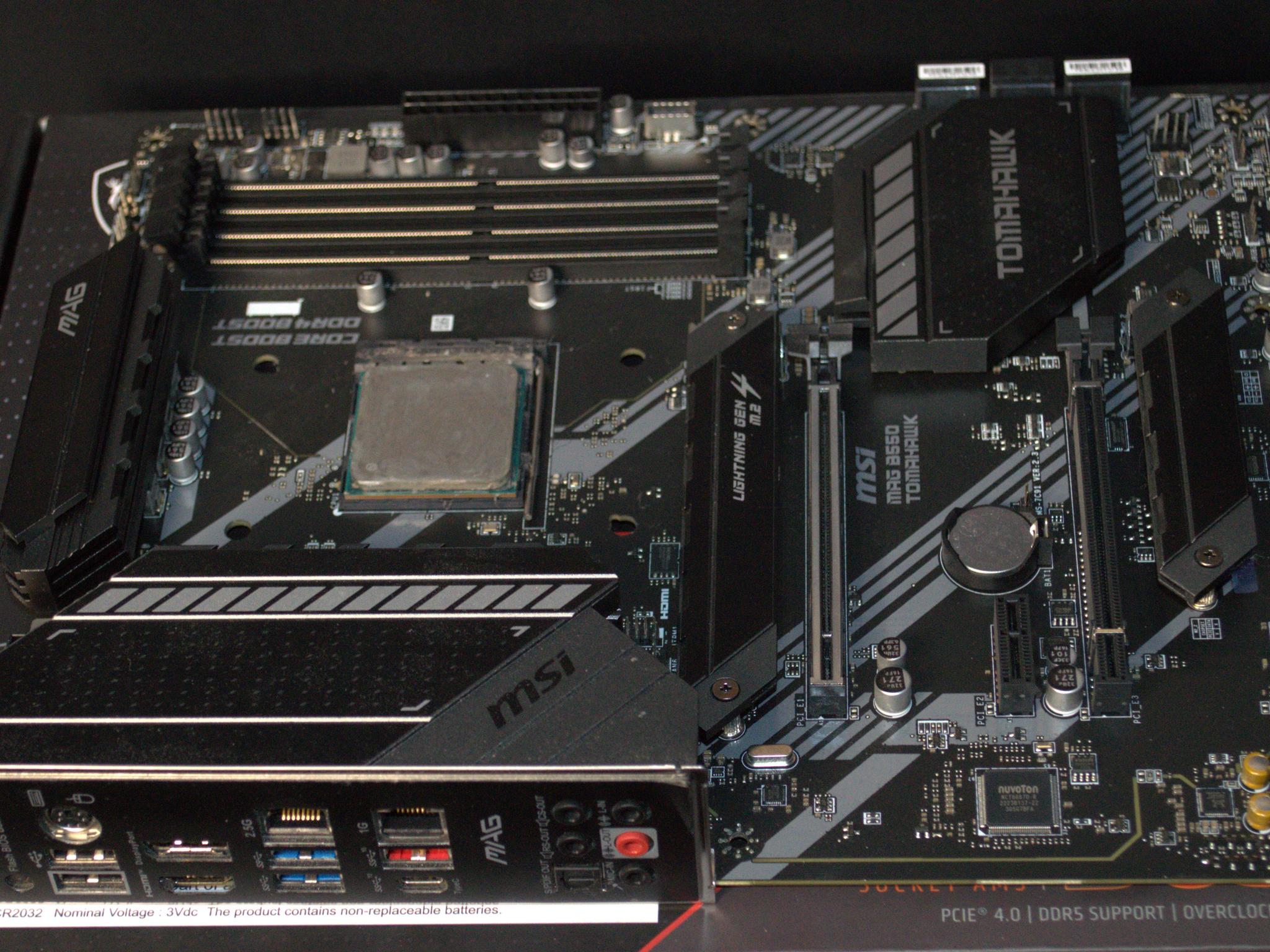 MSI MAG B550 TOMAHAWK - Image 2