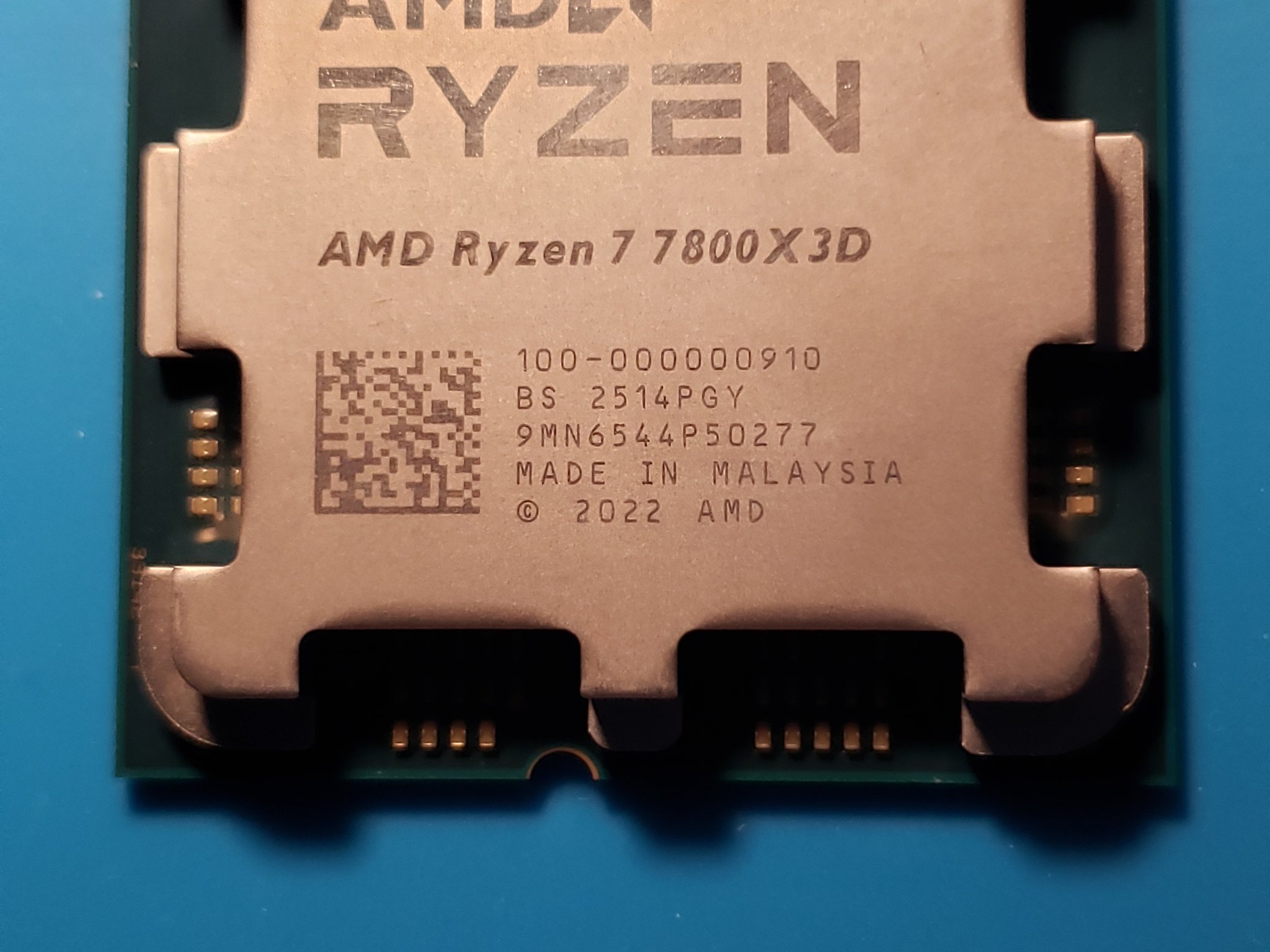 AMD RYZEN 7 7800X3D CPU