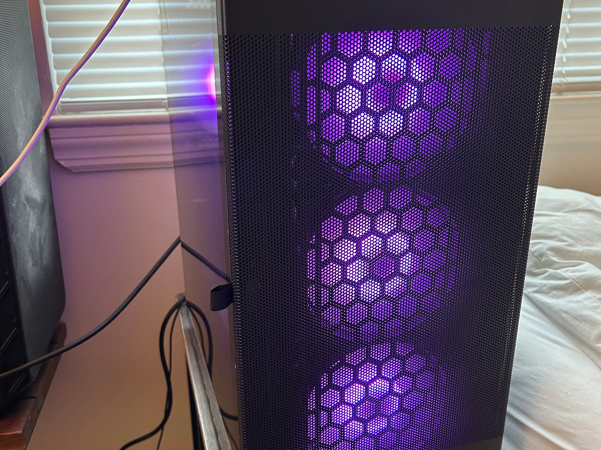 Gaming/School PC- i5-8500 & GTX 970 w/2x8GB (16) RAM - 500GB NVMe SSD - 700W PSU