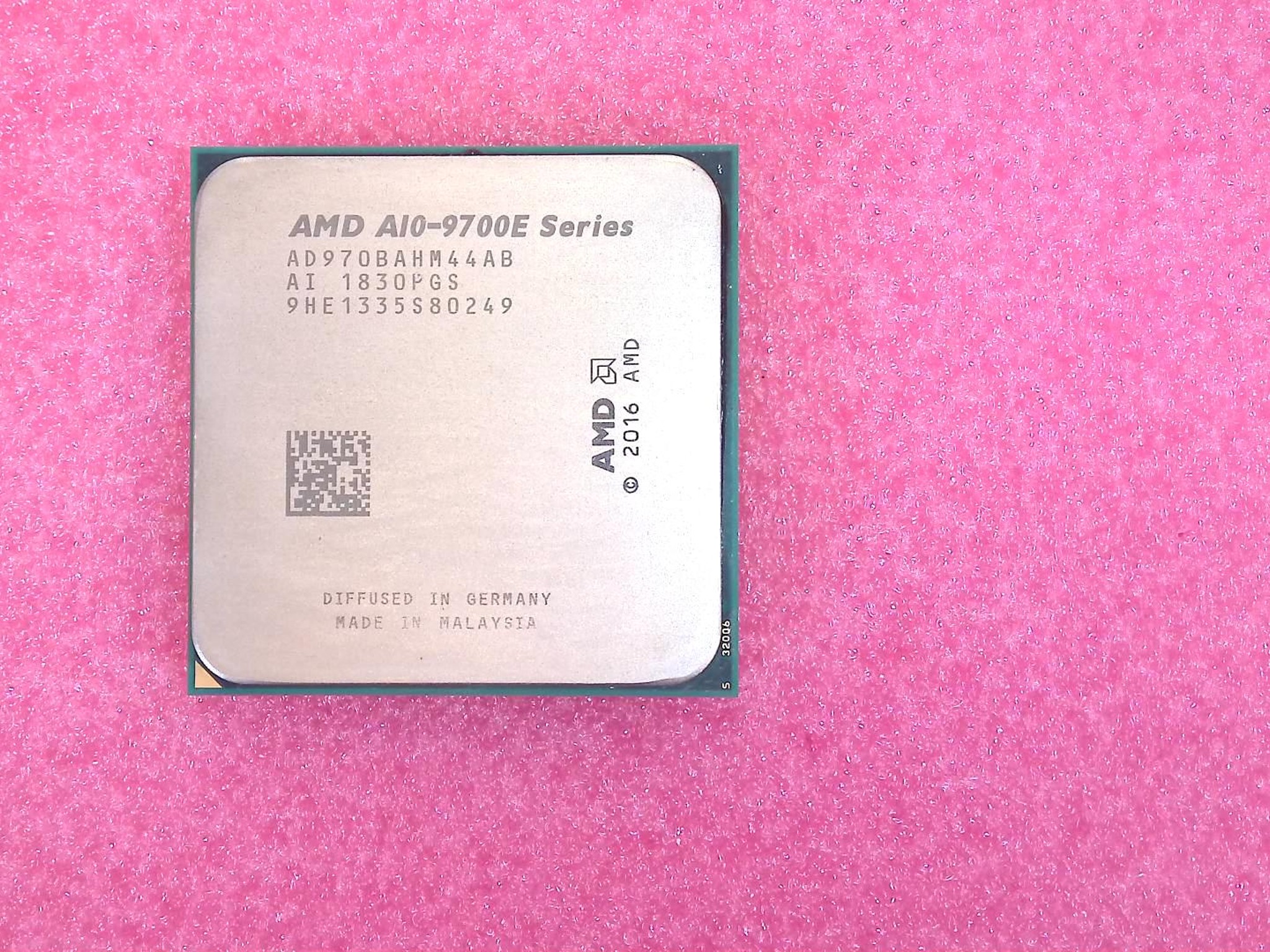 AMD AD9700AHABBOX 7th Generation A10-9700E Quad-Core Processor with Radeon R7 Graphics