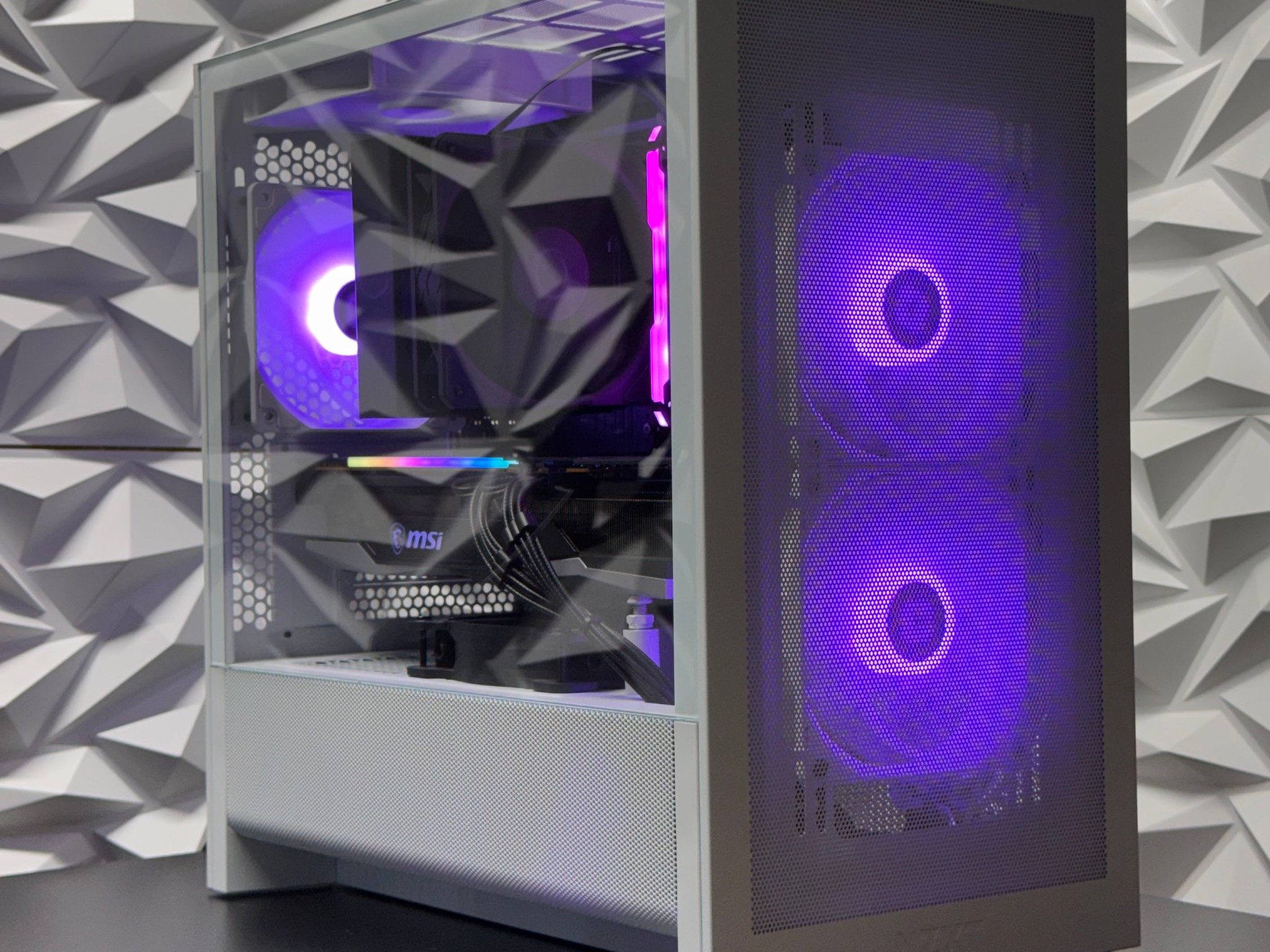 RX 6750 XT 12GB / Ryzen 5 5600 / 16GB 3200Mhz Ram / 512GB SSD / Fortnite / Warzone / BF6