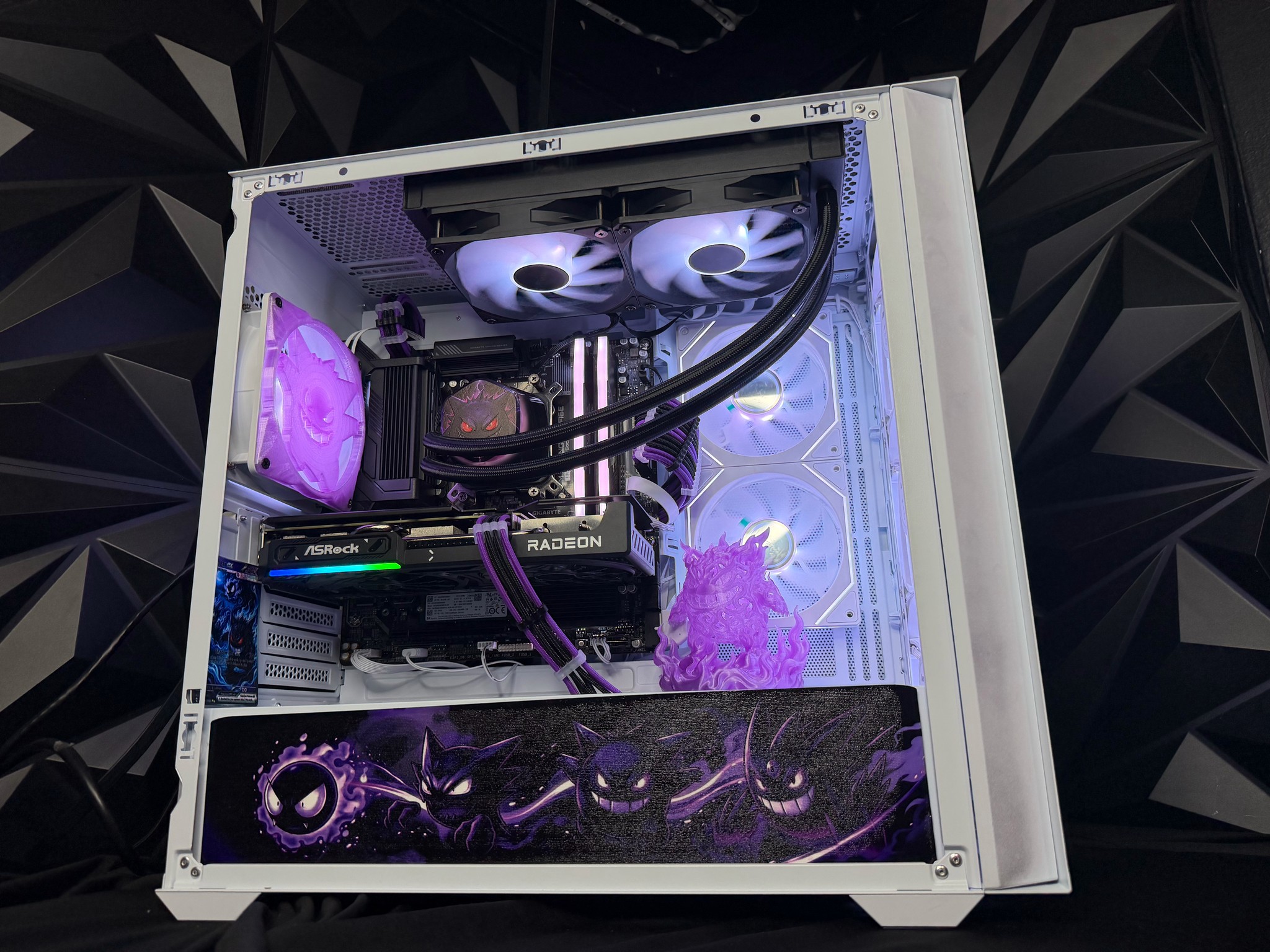 👻💜 GENG GANG 96 💜👻Ryzen 5 9600X| RX 9060XT 16GB| 32 GB DDR5| 1.25 TB NVMe| 650W PSU