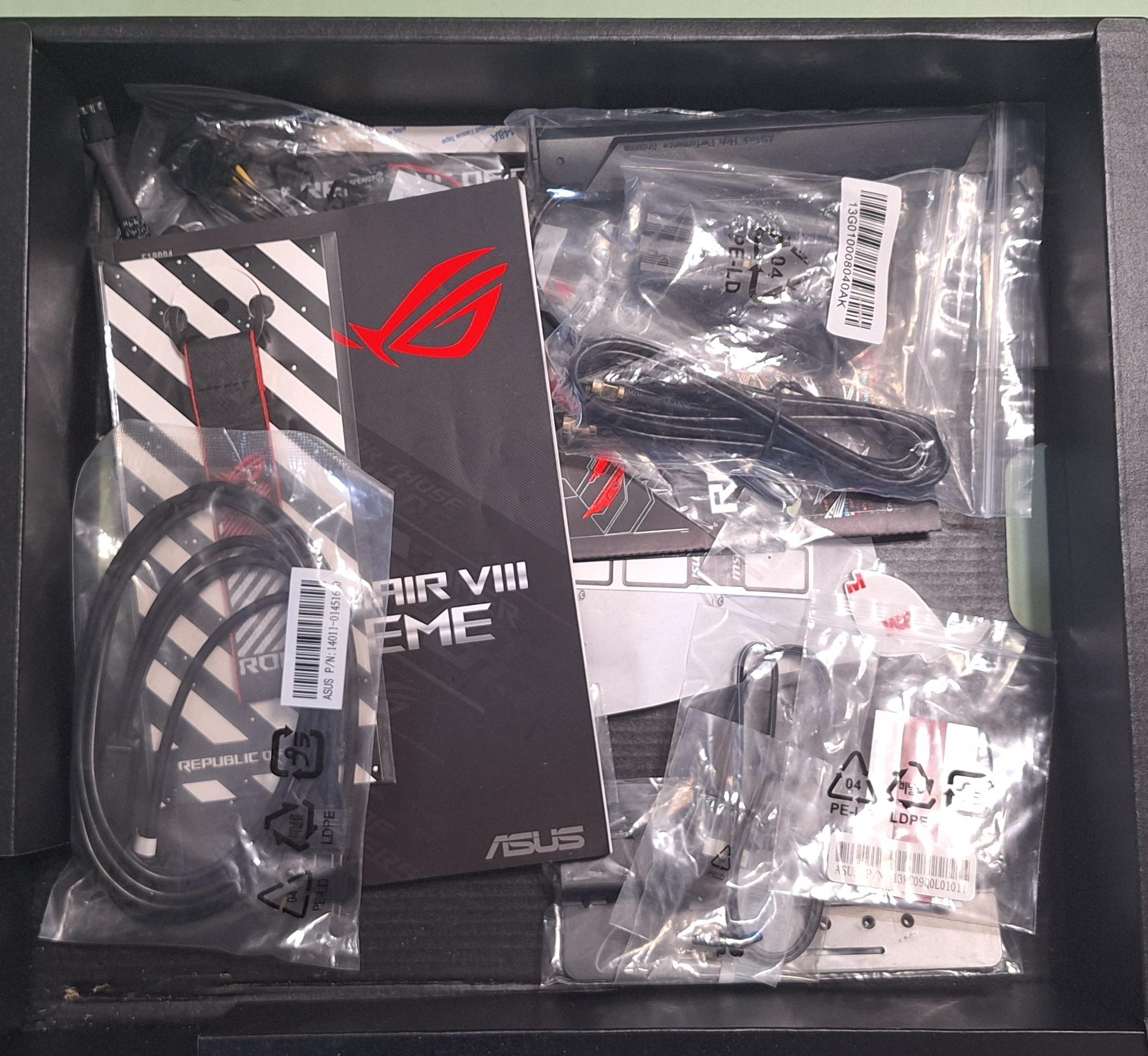 CROSSHAIR VIII EXTREME AM4 X570 Motherboard with 32gigs DDR4 Ram