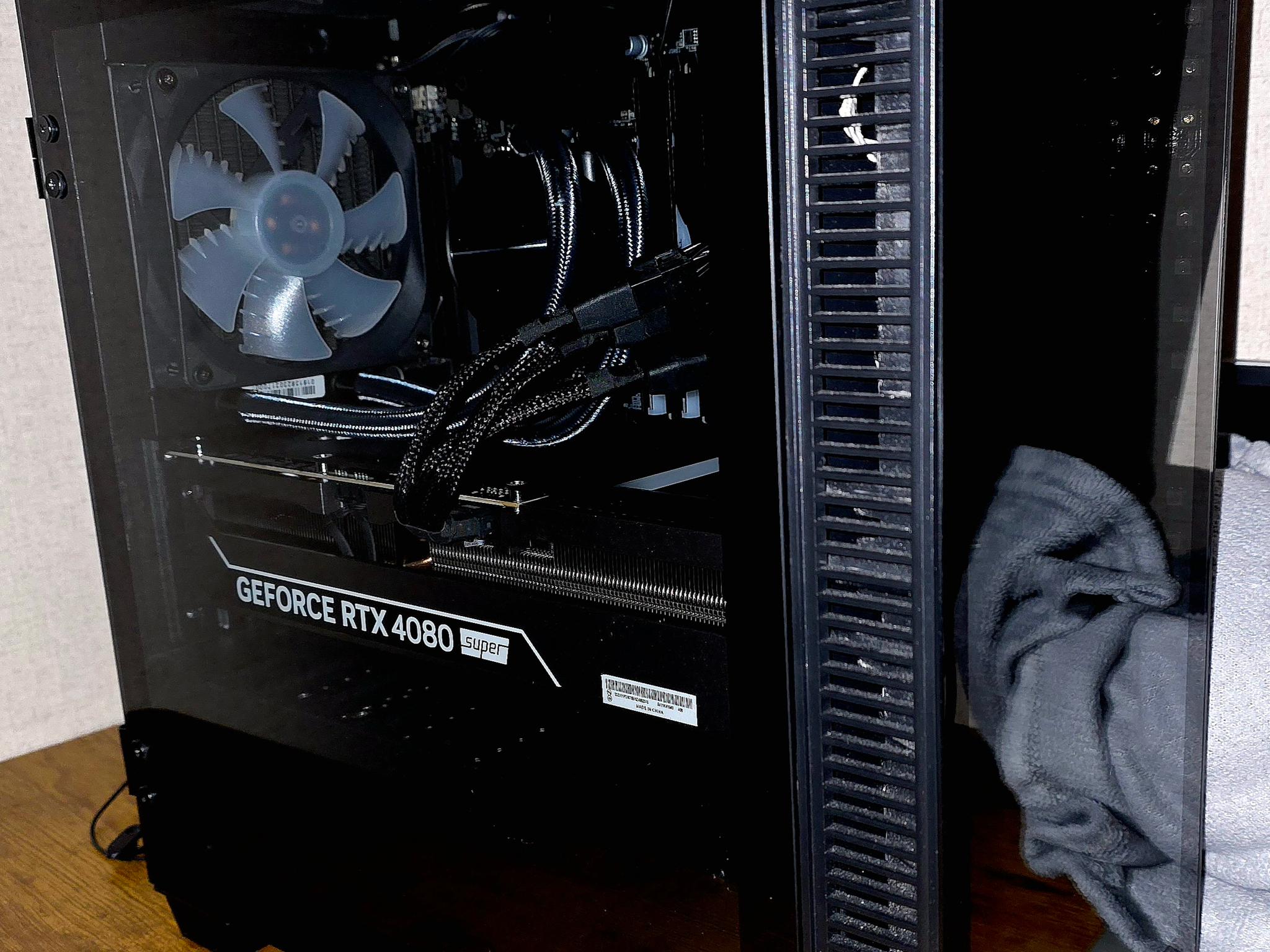 NVIDIA GeForce RTX 4080s, i7-13700KF Liquid Cooled mATX (Perfect Condition)