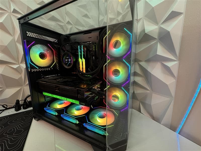 Pure Aesthetic Gaming PC | i9-12900K | RTX 3090 Ti 24GB | 32GB RAM | 1TB SSD