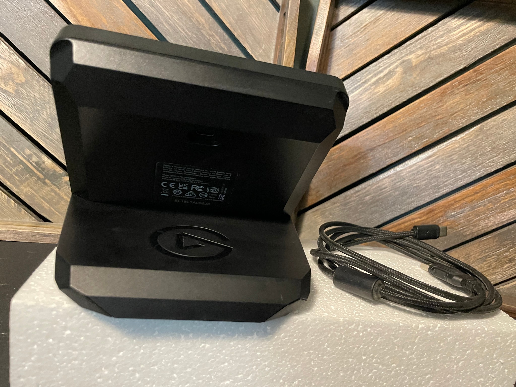 Elgato Stream Deck+ - 8 programmable buttons - Touchscreen display - 4 programmable dials