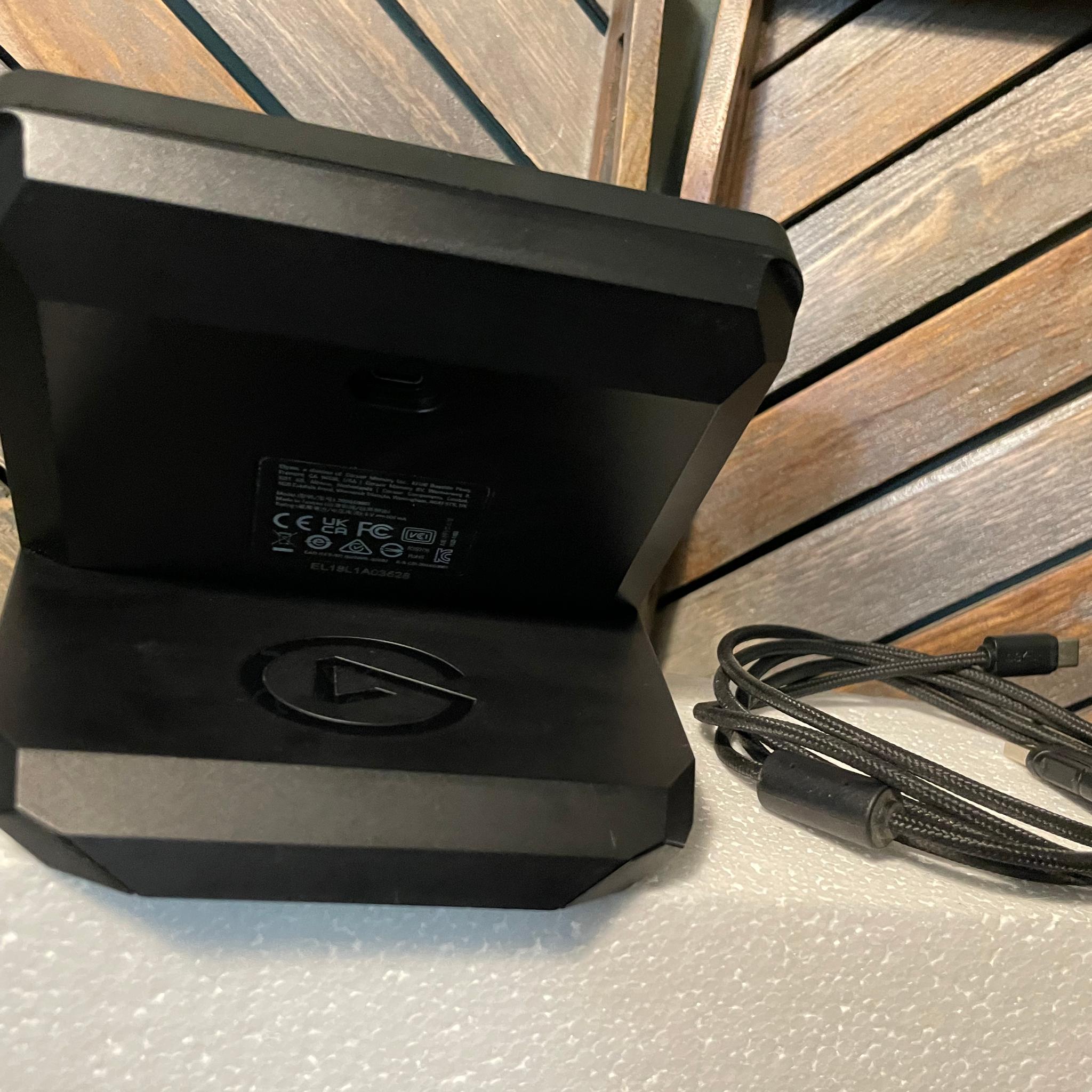 Elgato Stream Deck+ - 8 programmable buttons - Touchscreen display - 4 programmable dials