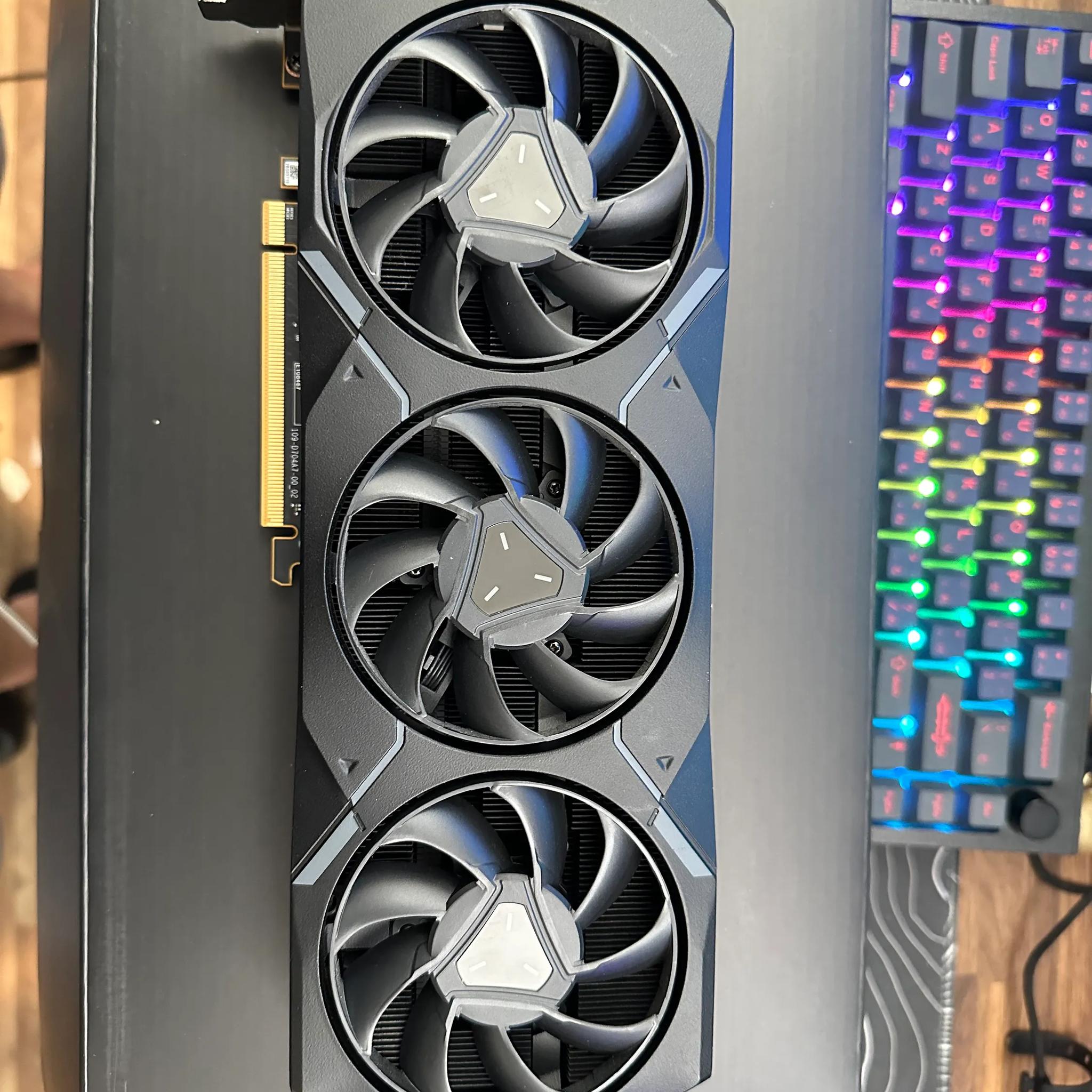 XFX AMD Radeon 7900 XT - Barely Used - Great Condition!