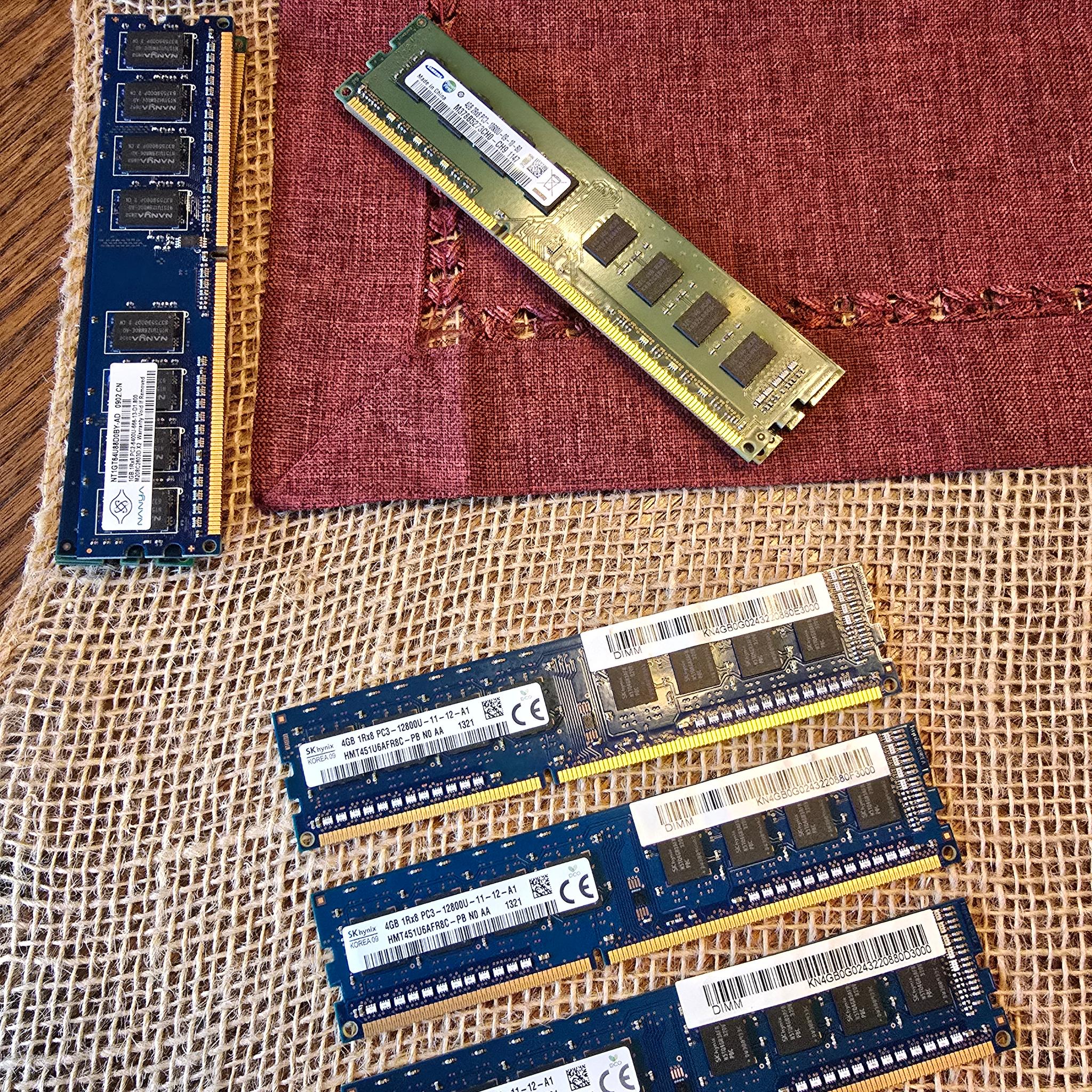 HMT451U6AFR8C-PB - SK Hynix 1x 4GB DDR3-1600 UDIMM PC3-12800U Single Rank x8 Module 1Rx8 RAM PC