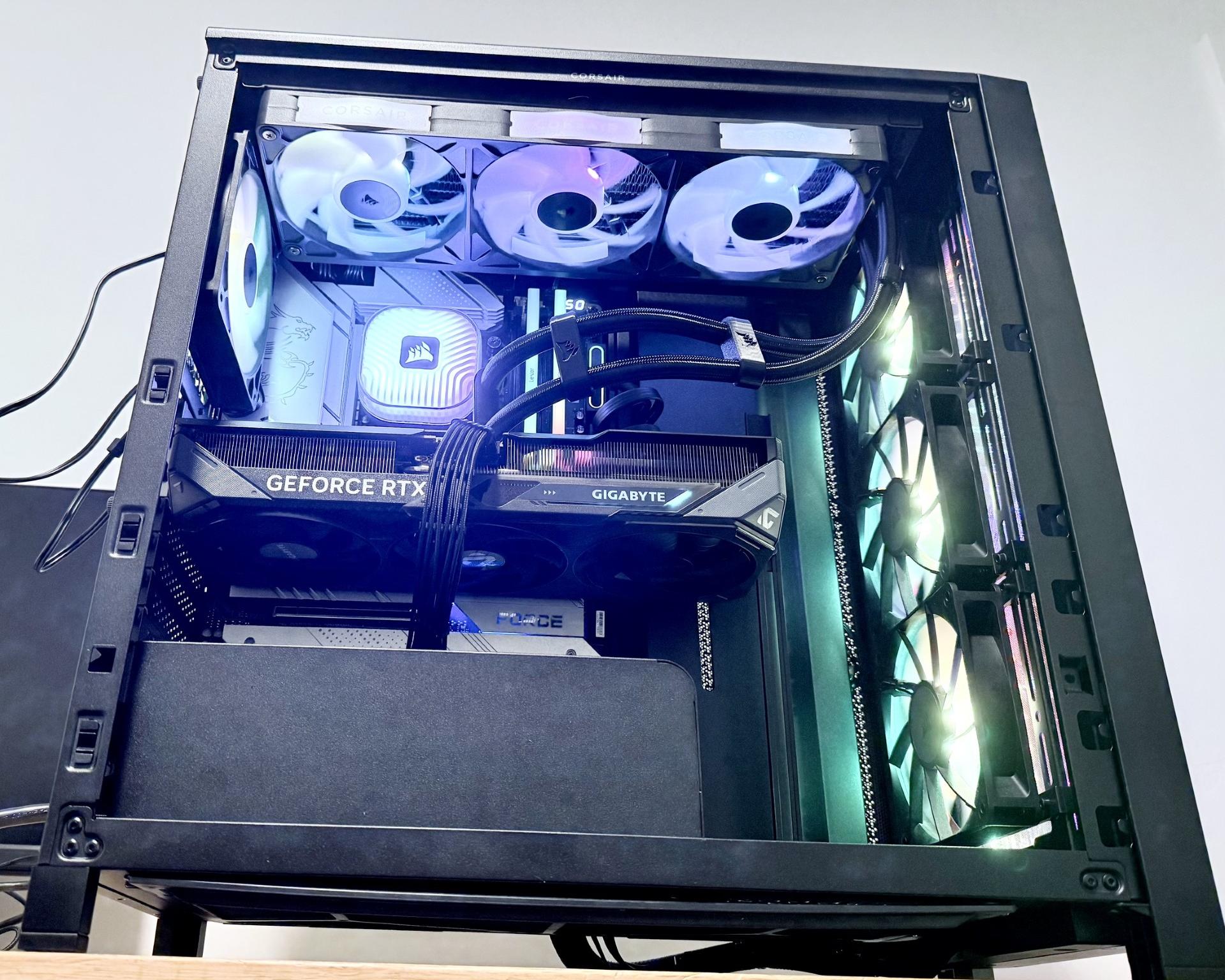 Corsair 4000D RTX 5070 OC 12GB