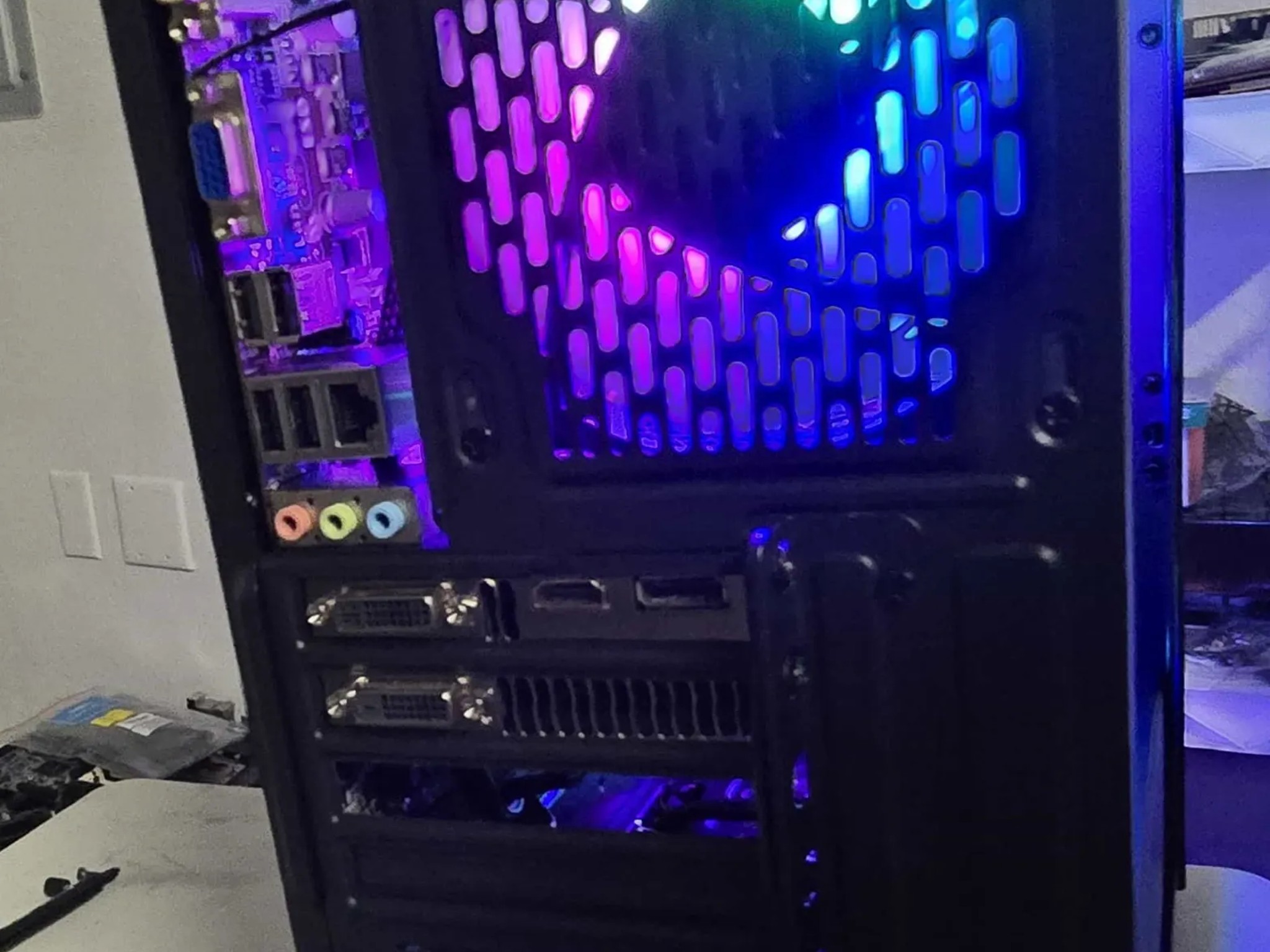 GTX 660 | I5-2400 | 12gb Ram | Budget eSports 1080p PC