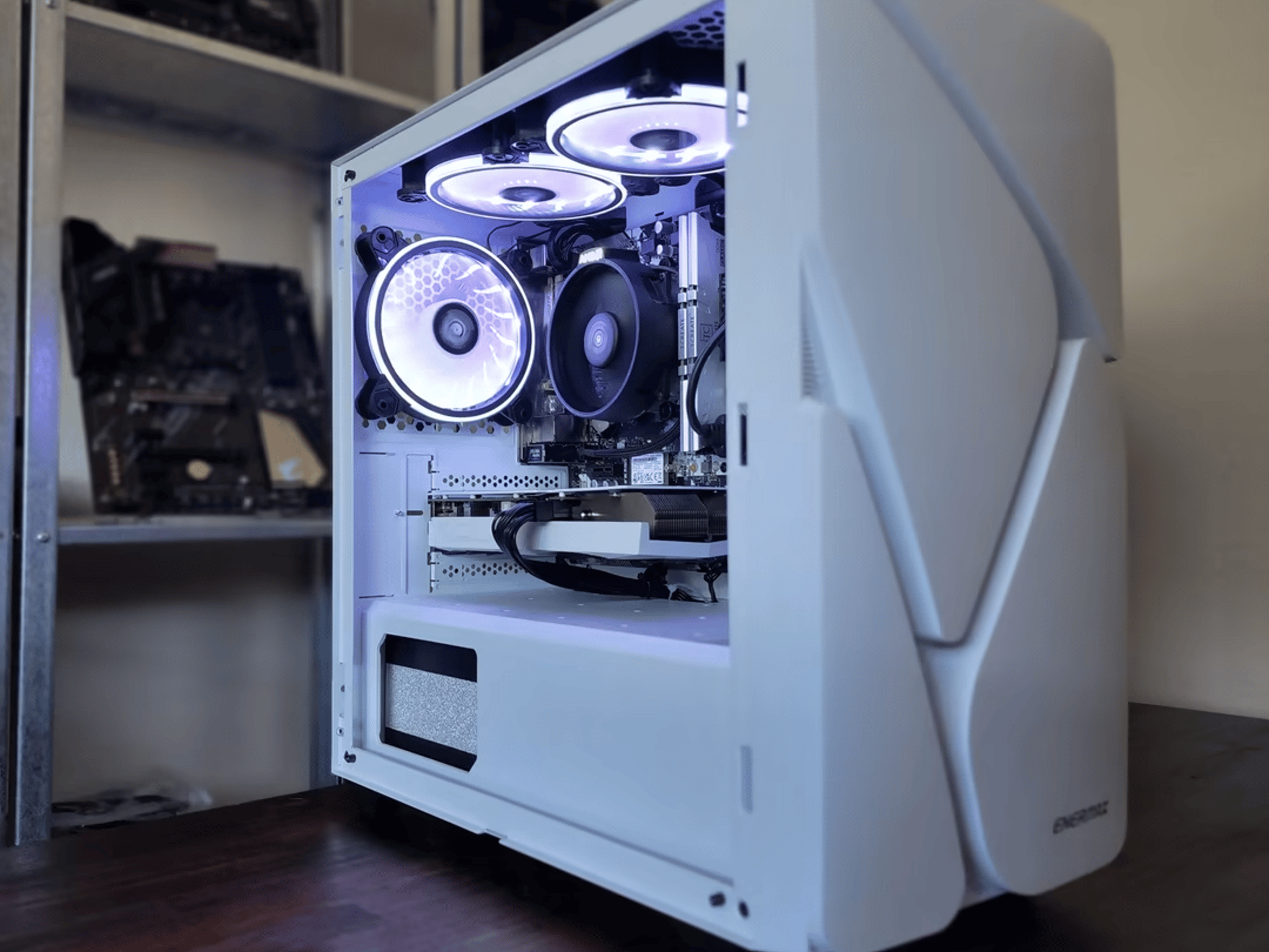AMD Ryzen 5 2600X // Nvidia GeForce RTX 3050 // T-Create 16GB 3200MHz